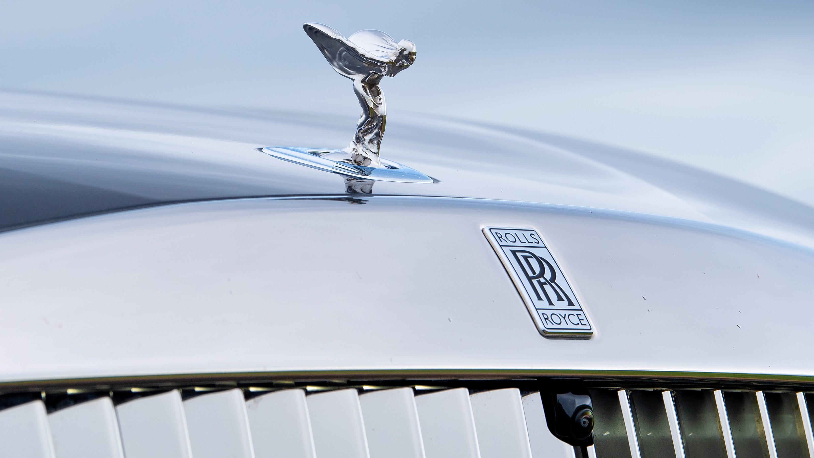 Rolls-Royce Spectre - Spirit of Ecstasy