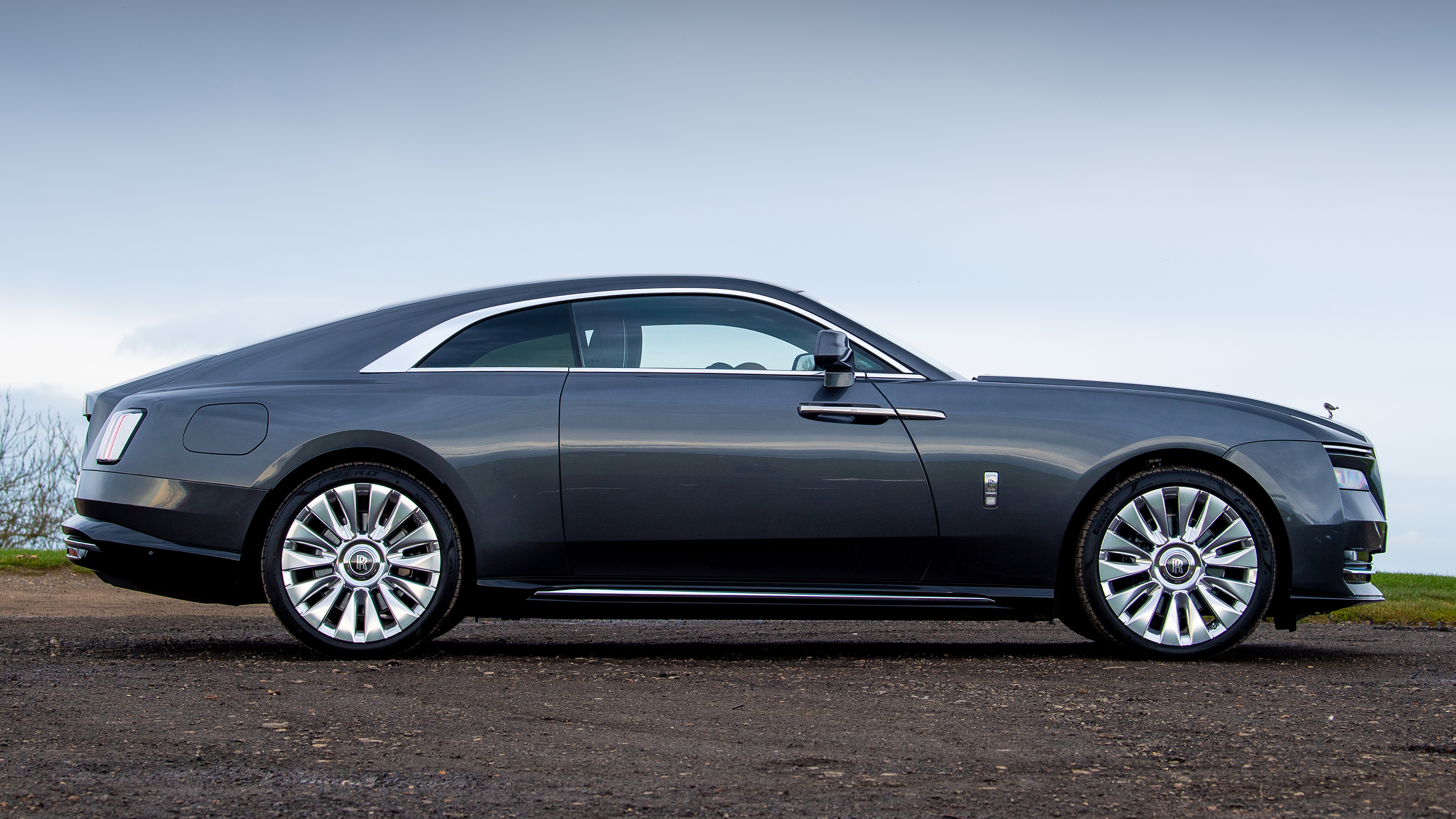 Rolls-Royce Spectre - side static