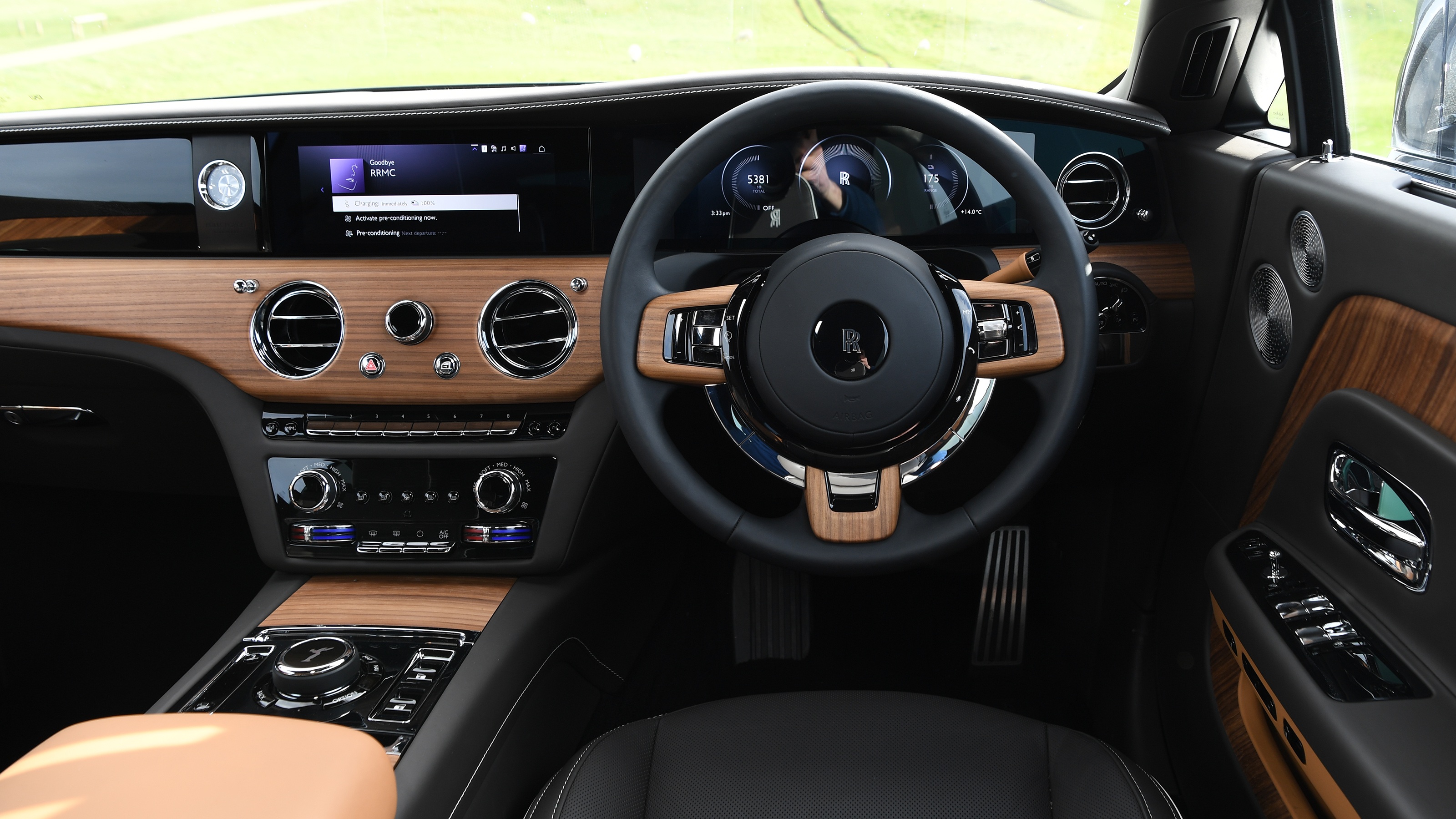 Rolls-Royce Spectre - dashboard