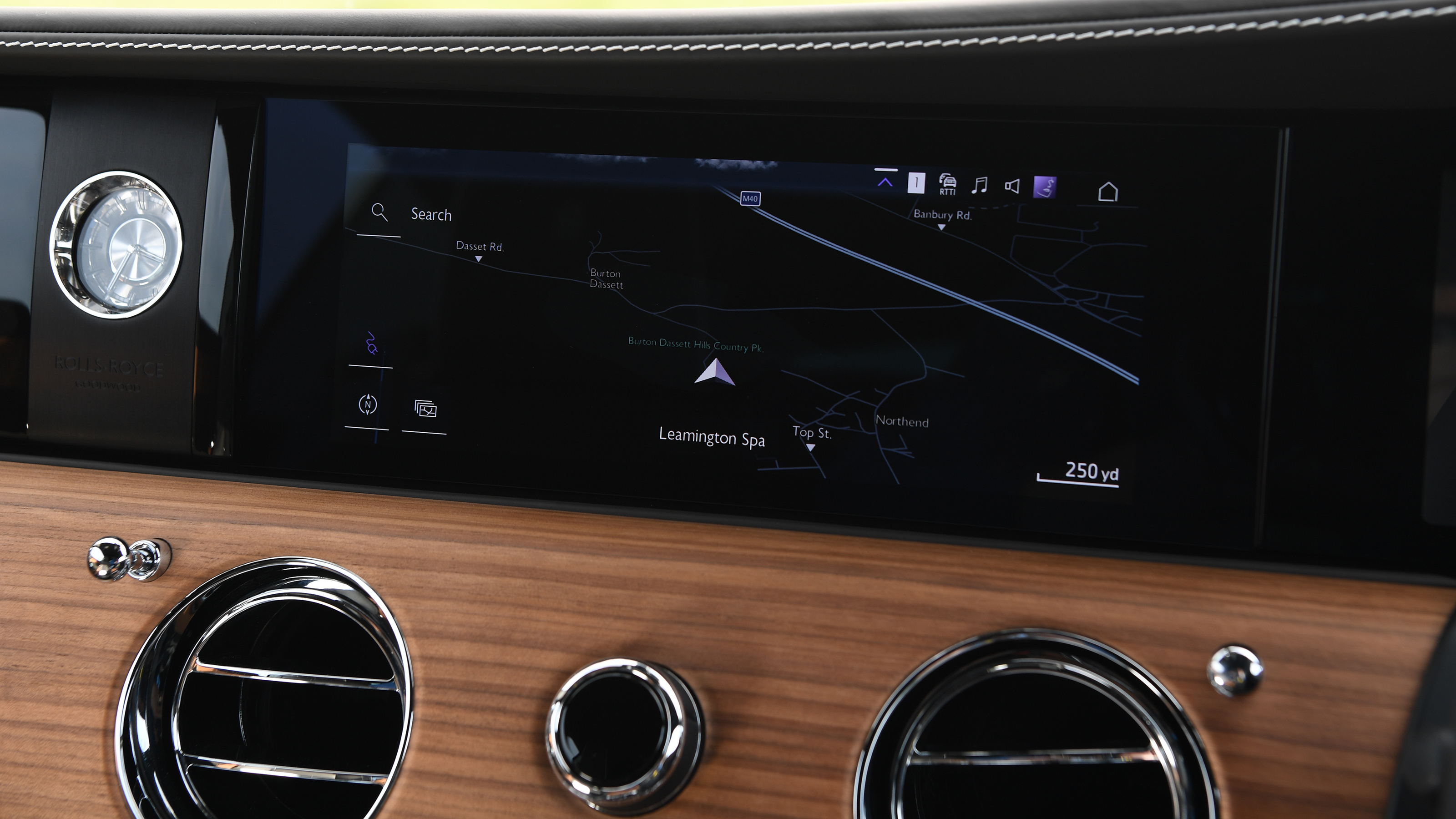 Rolls-Royce Spectre - infotainment screen