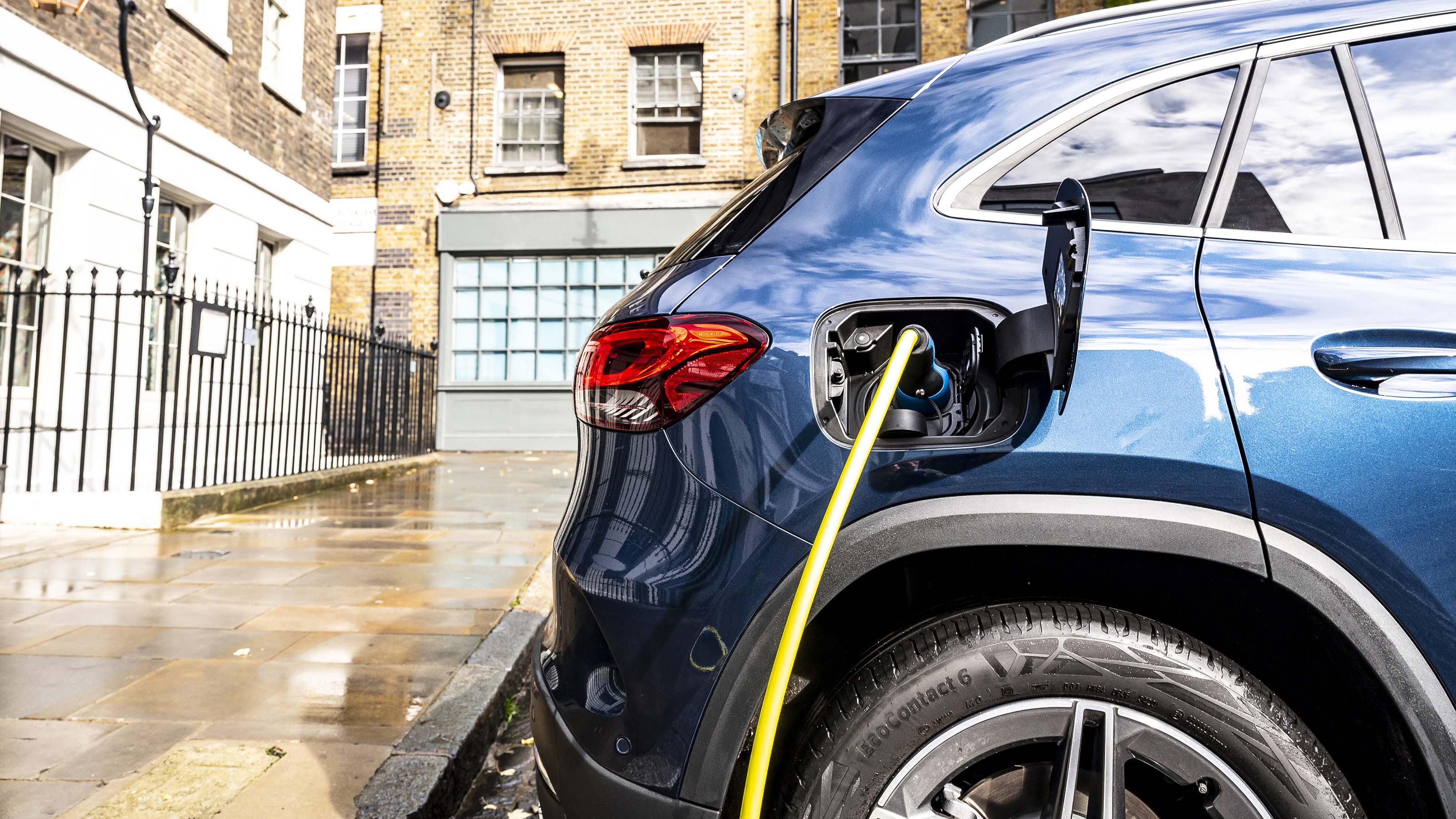 Mercedes GLA 250 e plug-in hybrid