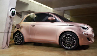 Fiat 500 charging