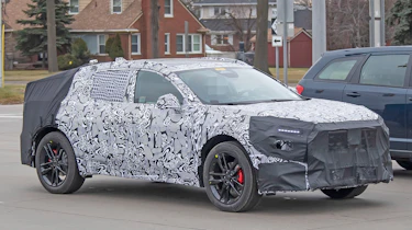 Ford Mondeo SUV spy shot