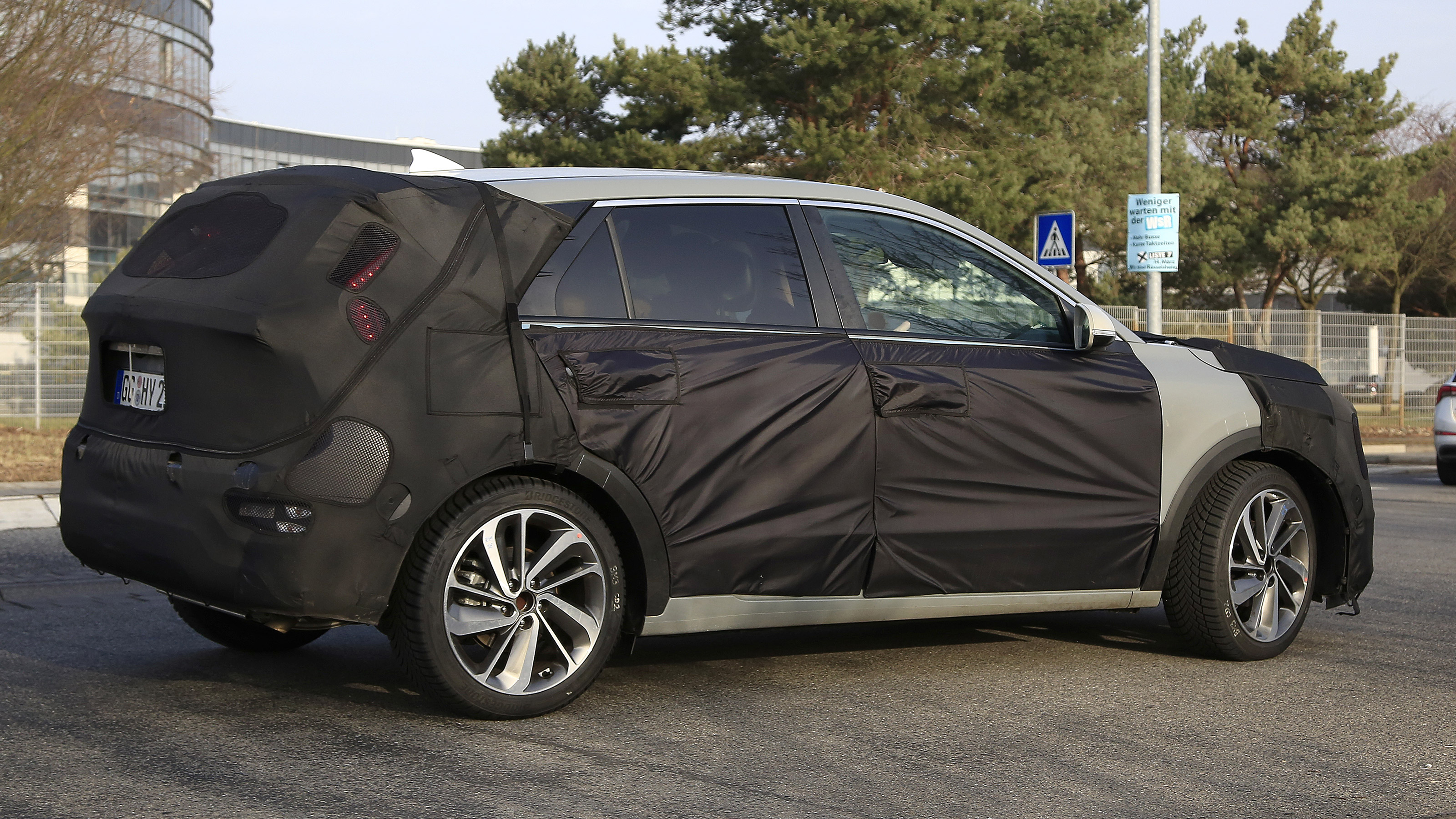 Kia Niro spy shot