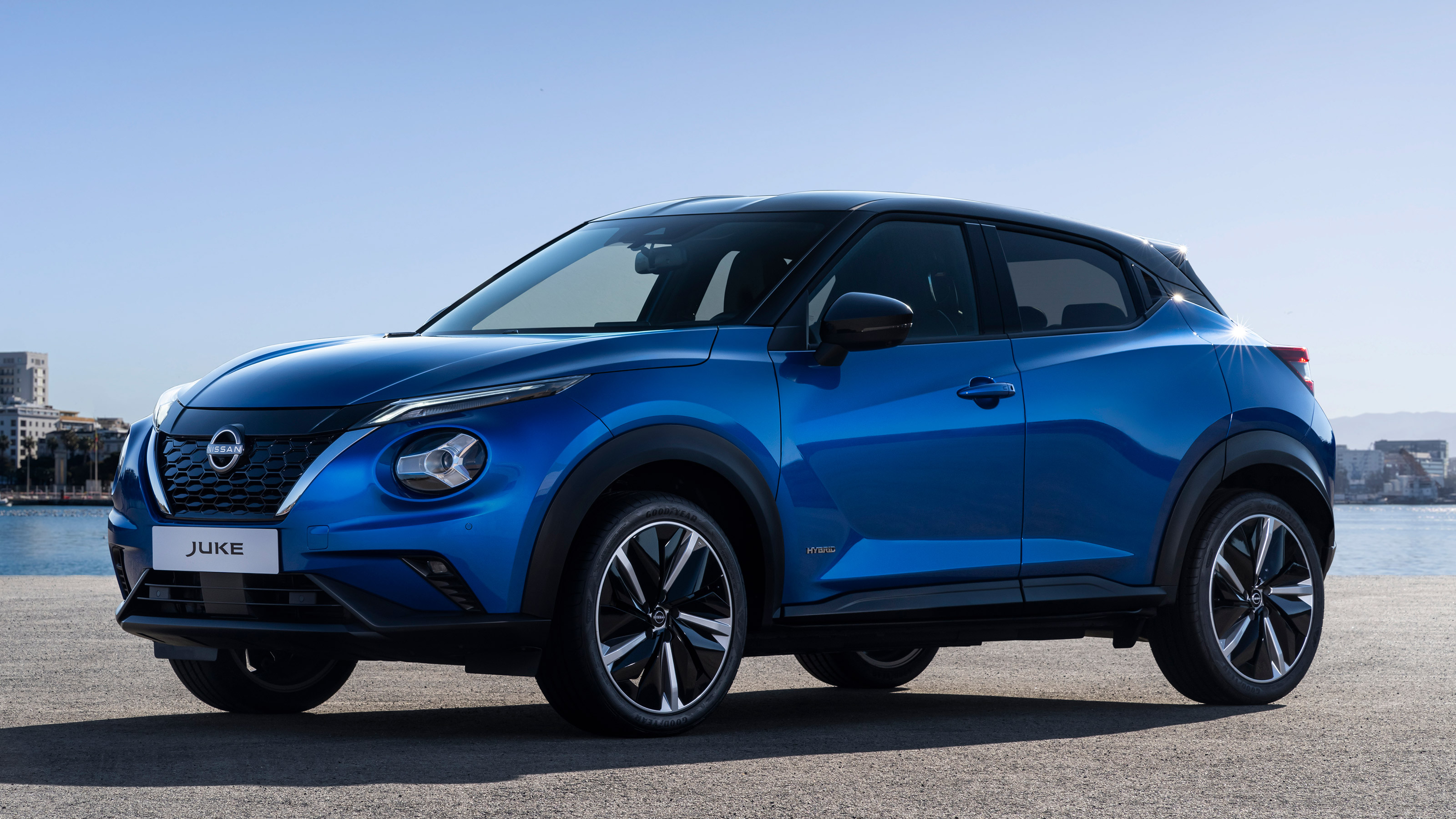 Nissan Juke Hybrid - front