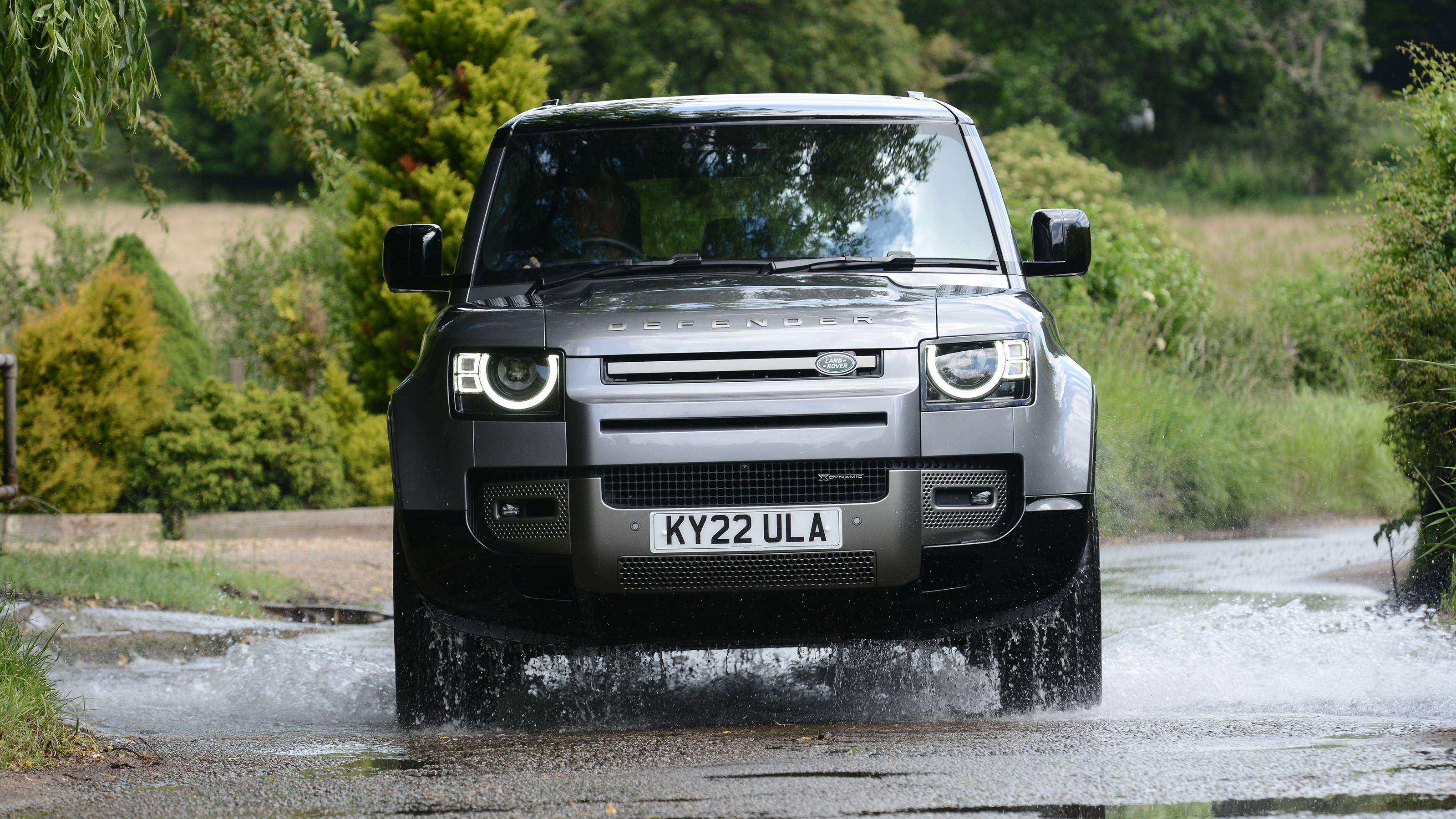 Land Rover Defender PHEV