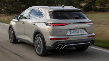 DS 7 225 driving rear