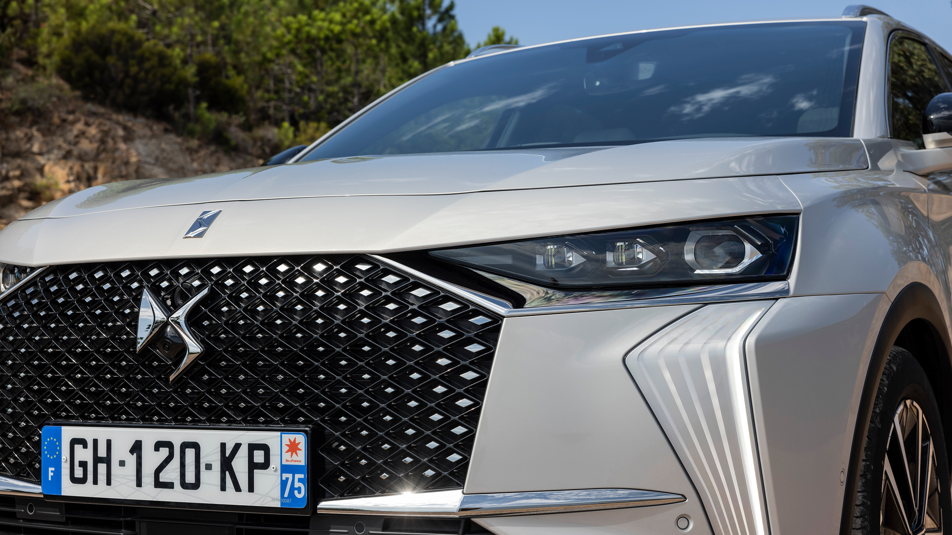 DS 7 225 front end
