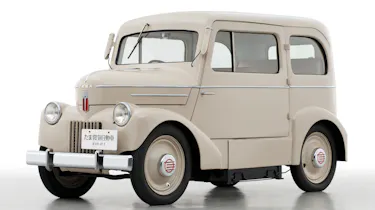 Tama EV - front three-quarter