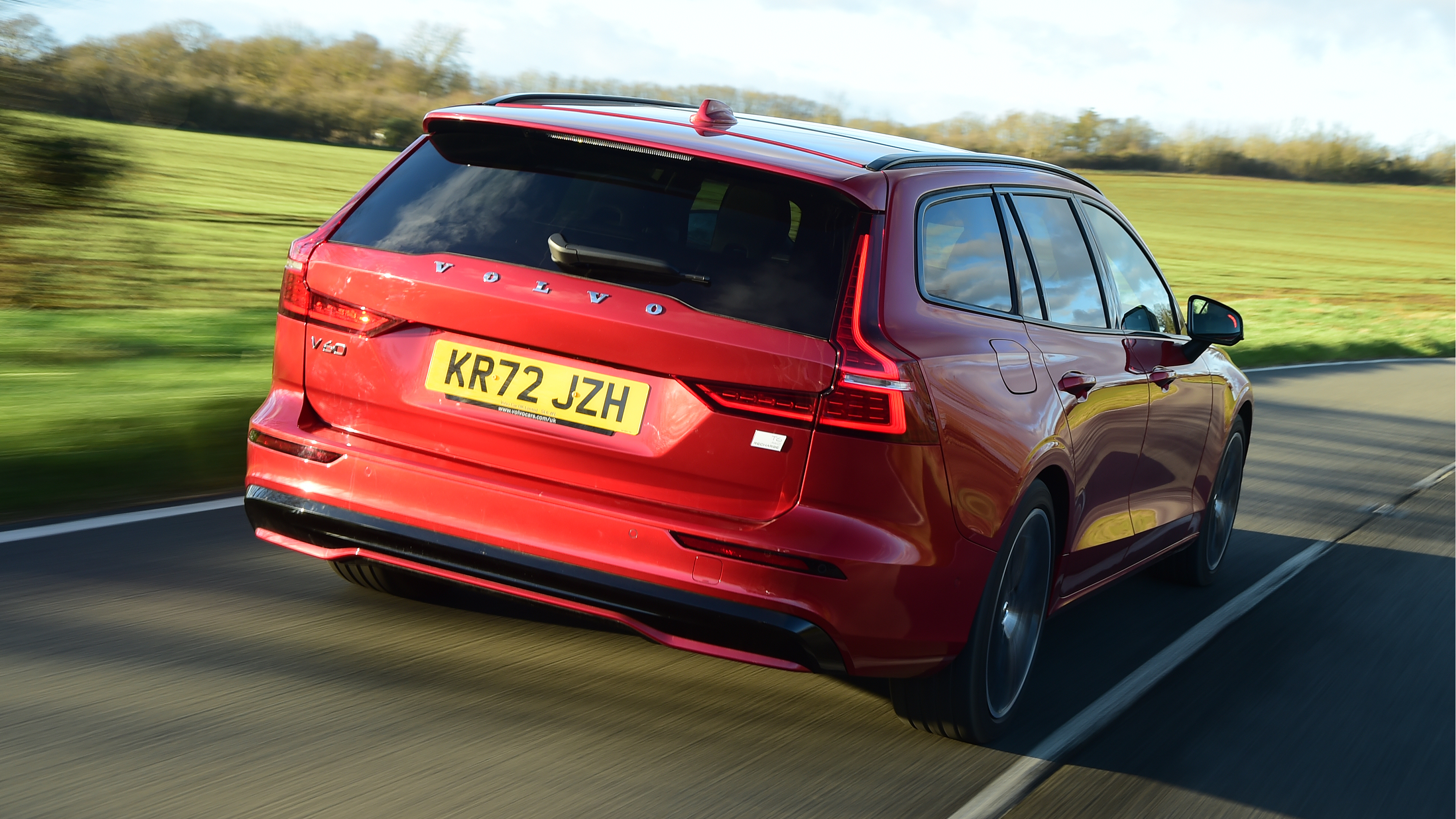 Volvo V60 Recharge - rear dynamic 