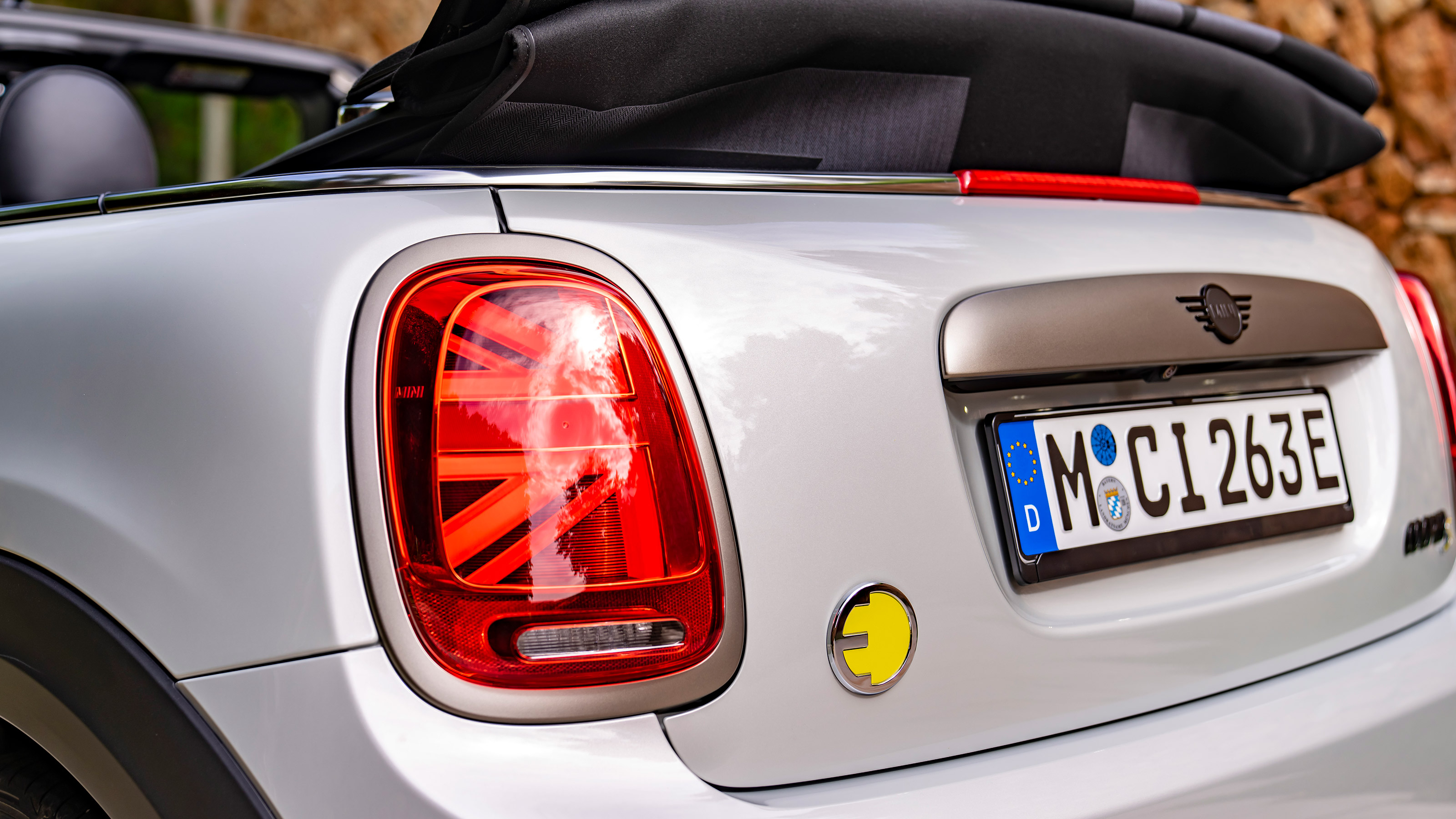 2023 MINI Electric Convertible - boot