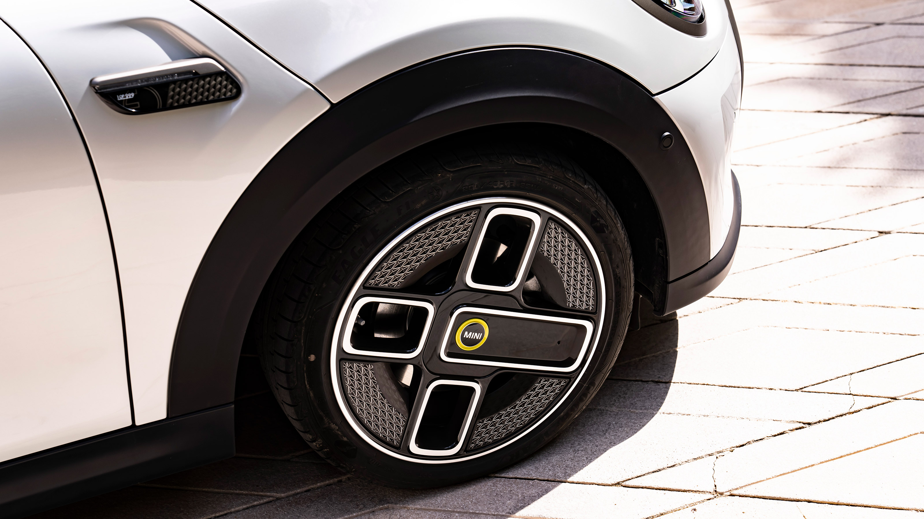 2023 MINI Electric Convertible - wheels