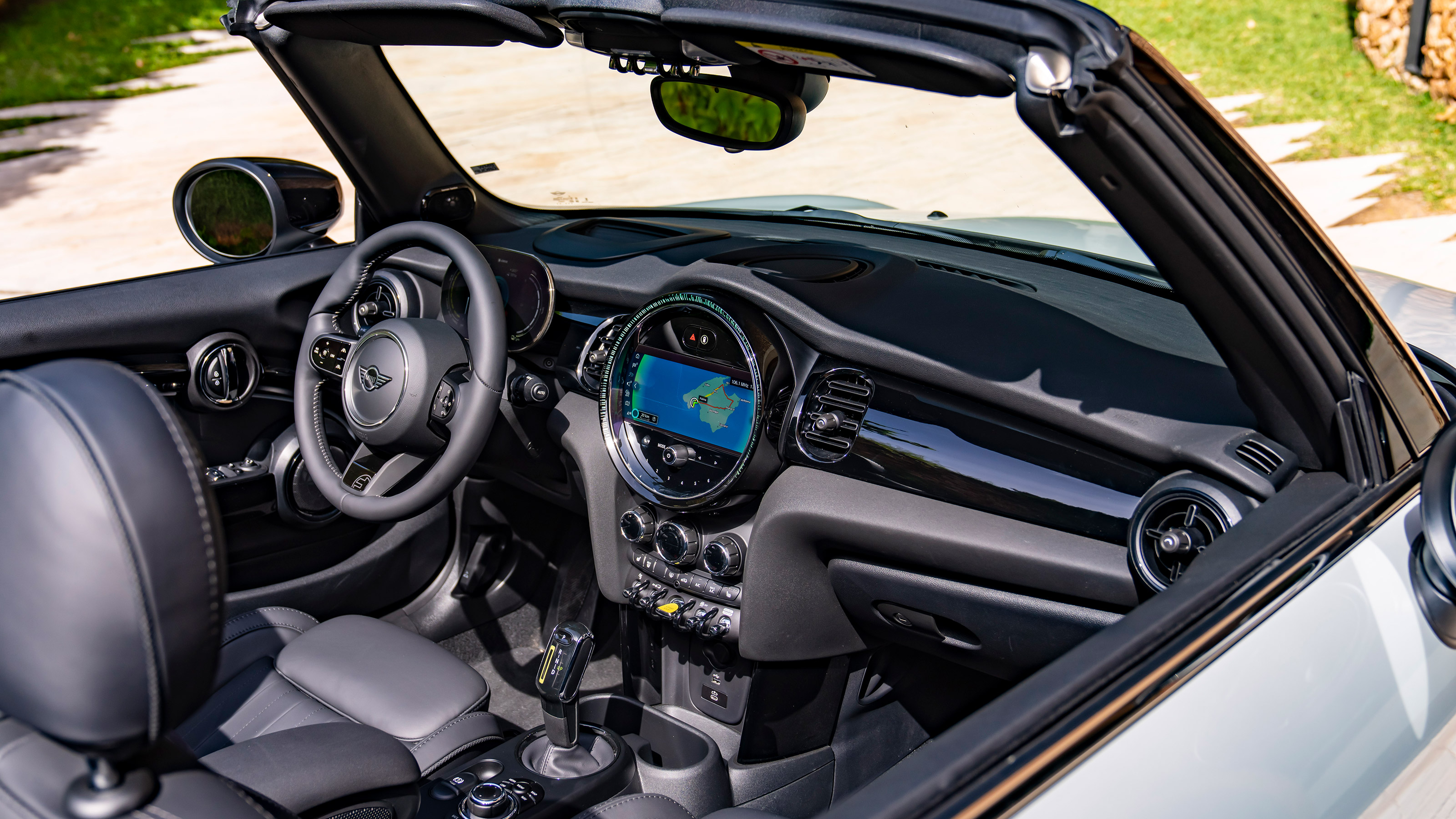 2023 MINI Electric Convertible - interior