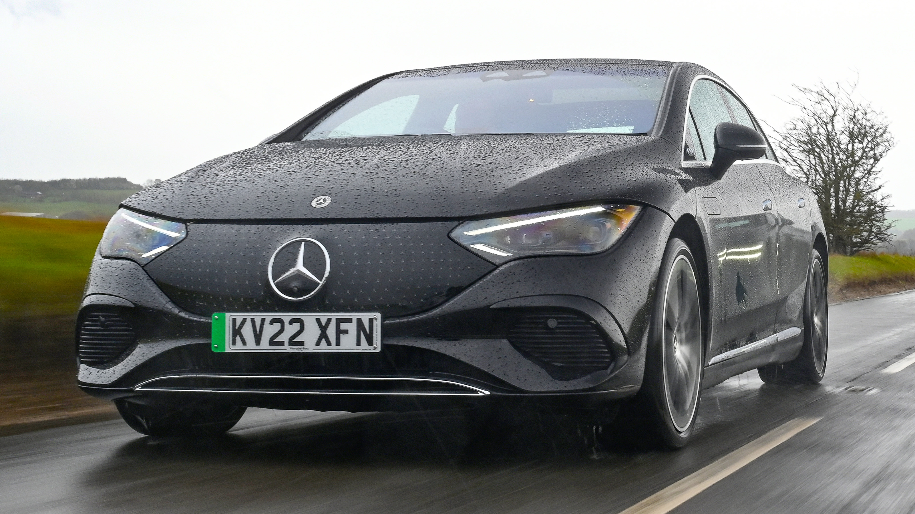 Mercedes EQE - front close