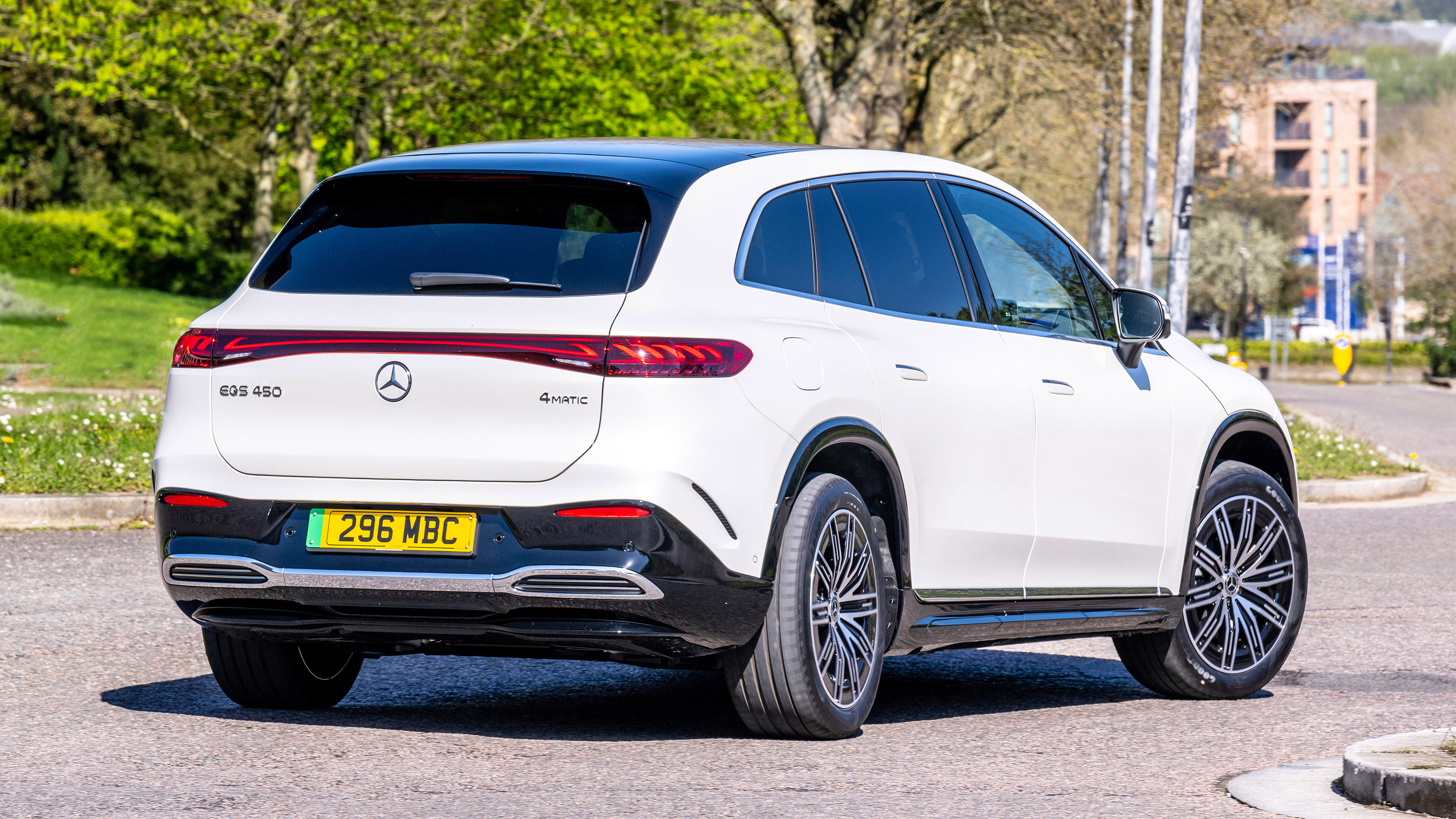 Mercedes EQS SUV - rear static