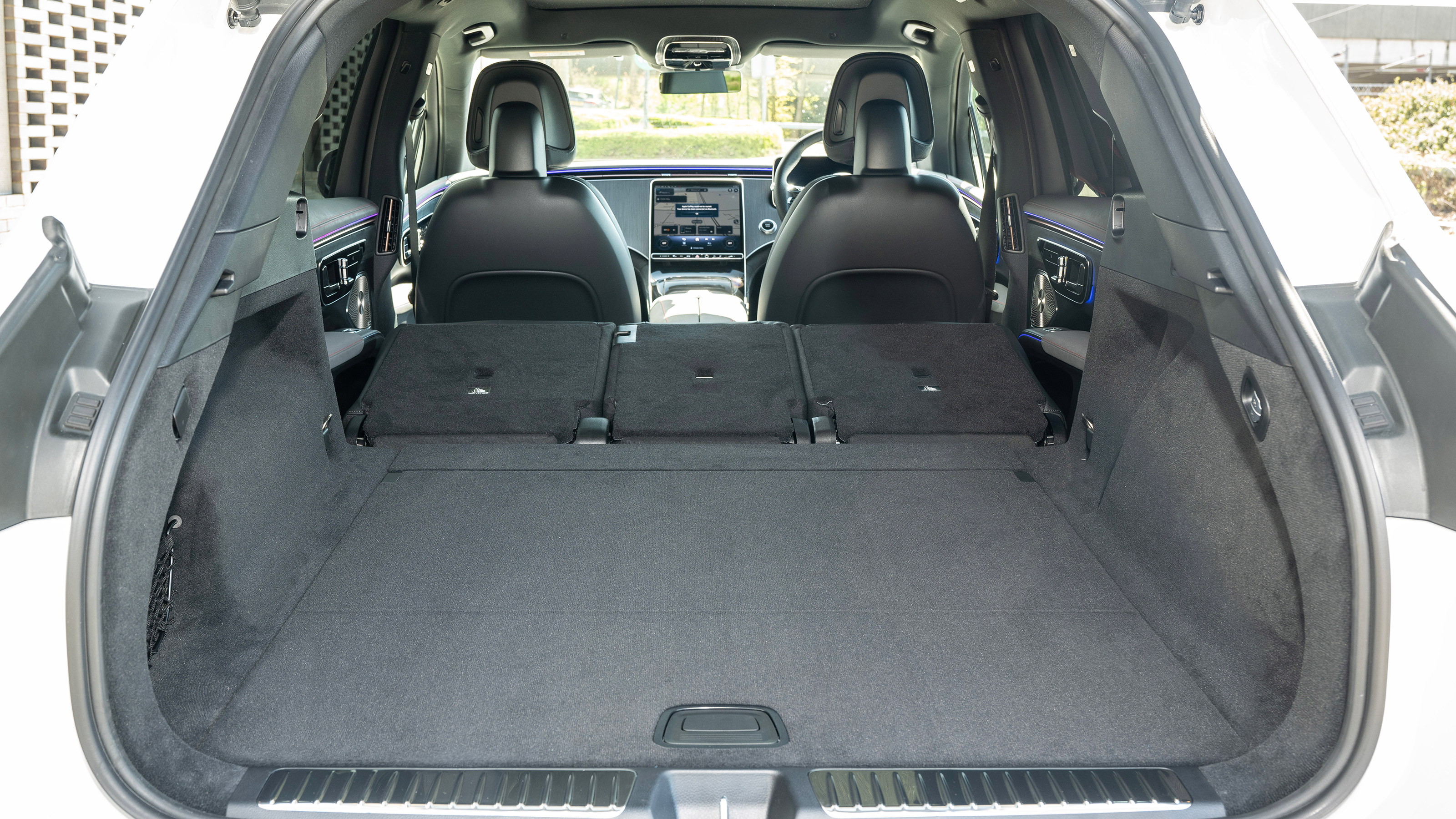Mercedes EQS SUV - boot 2