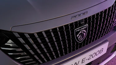 2023 Peugeot e-2008 - grille
