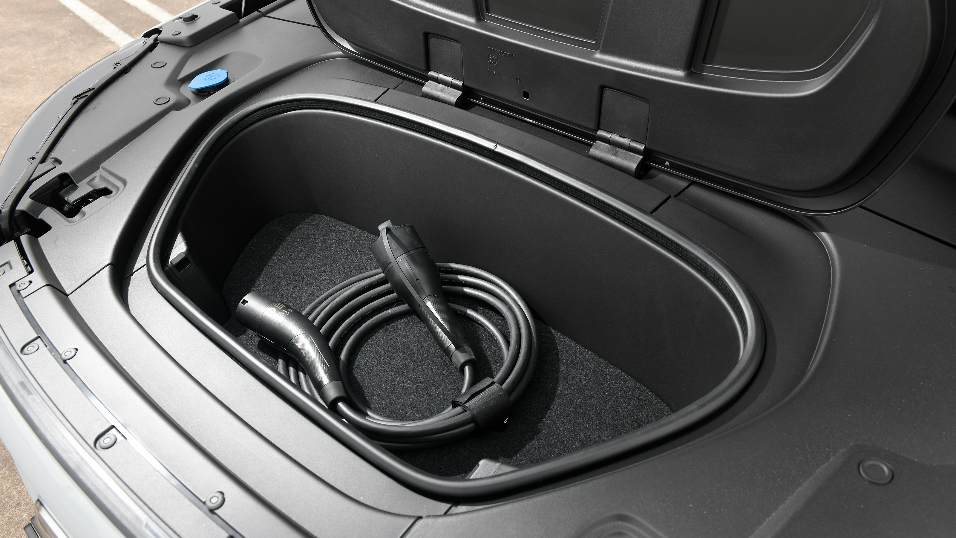 2023 Volvo C40 recharge - frunk