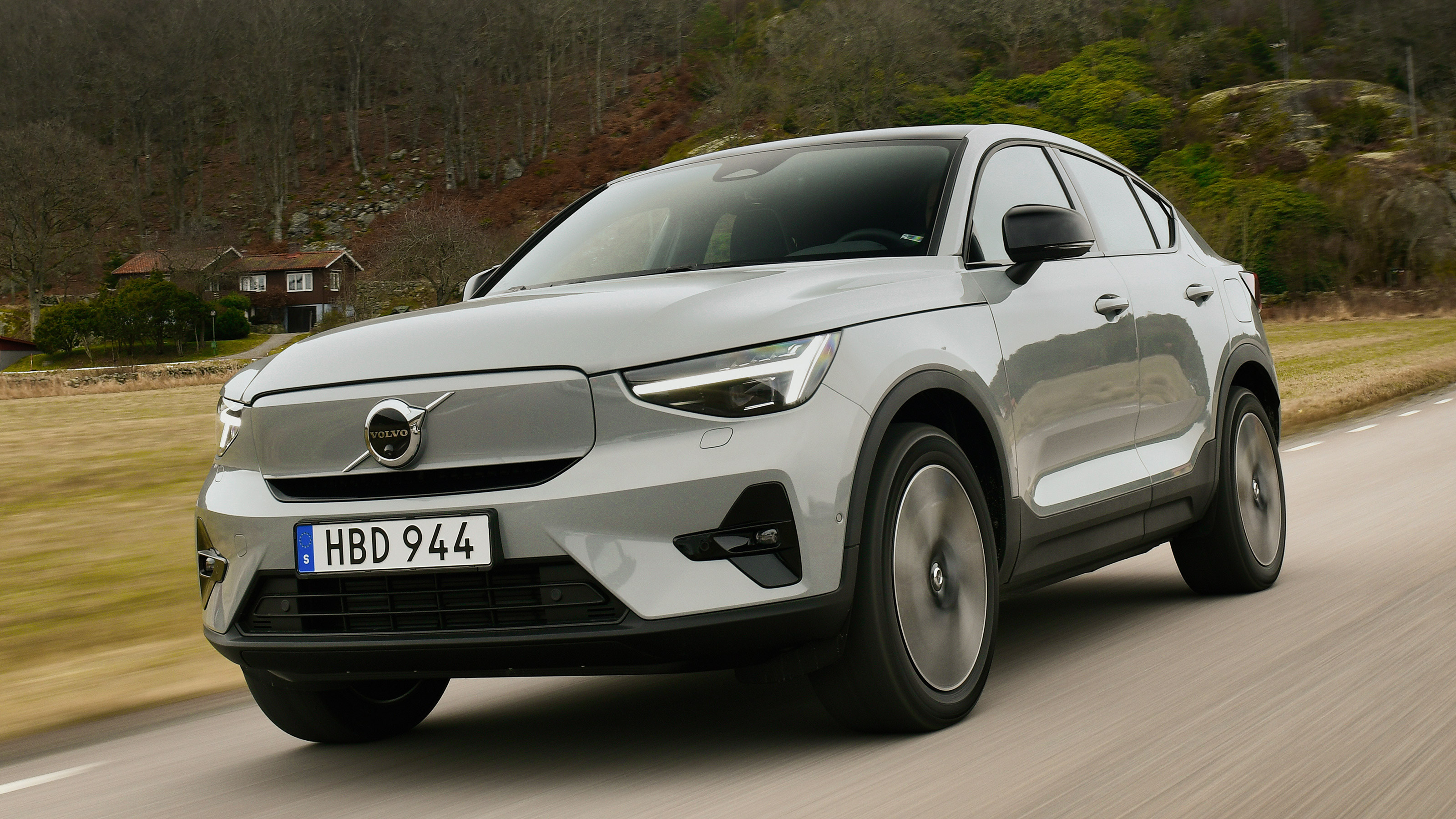 2023 Volvo C40 recharge - front 1