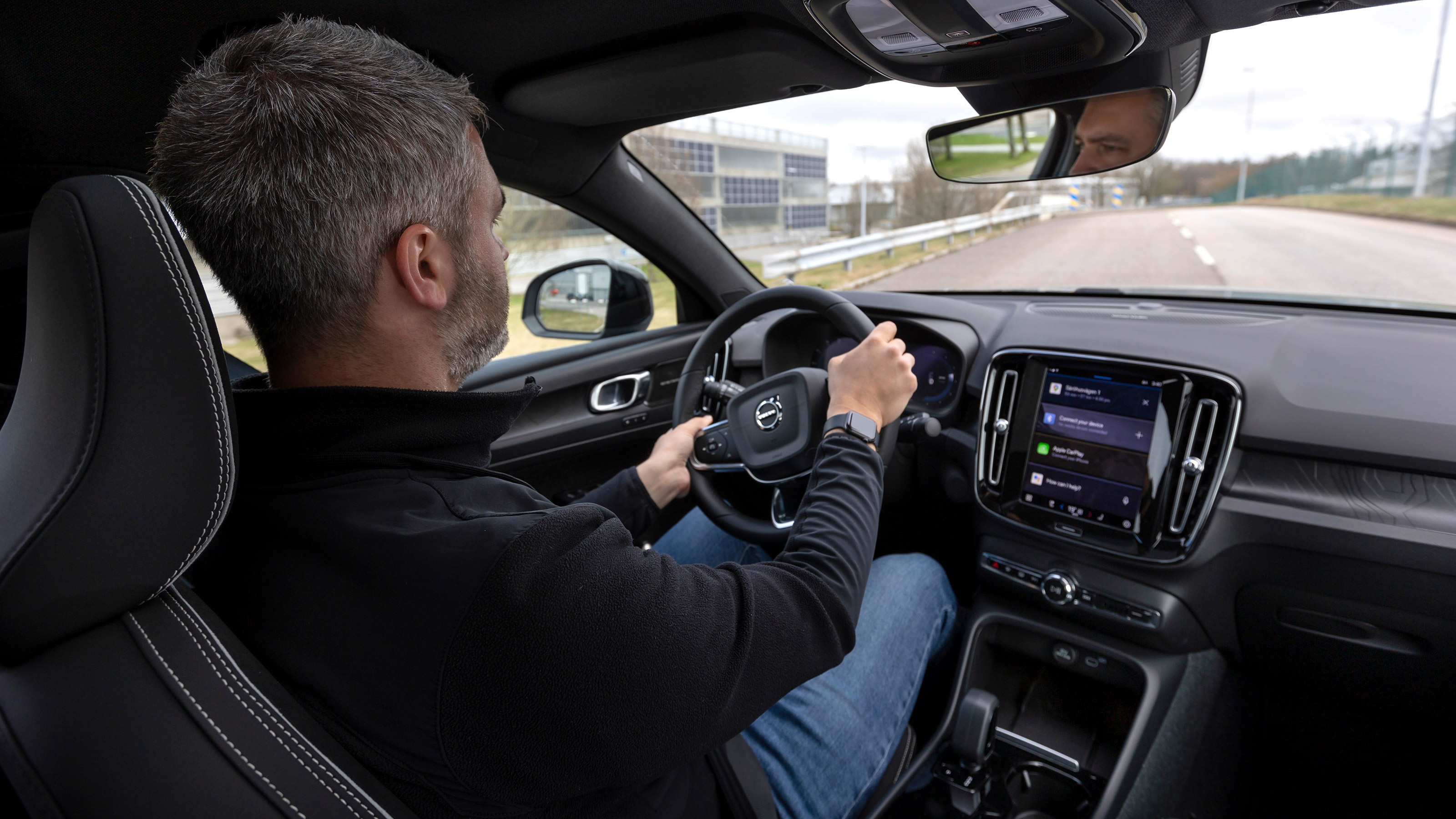 2023 Volvo C40 recharge - driving