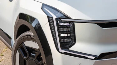 Kia EV9 - headlights