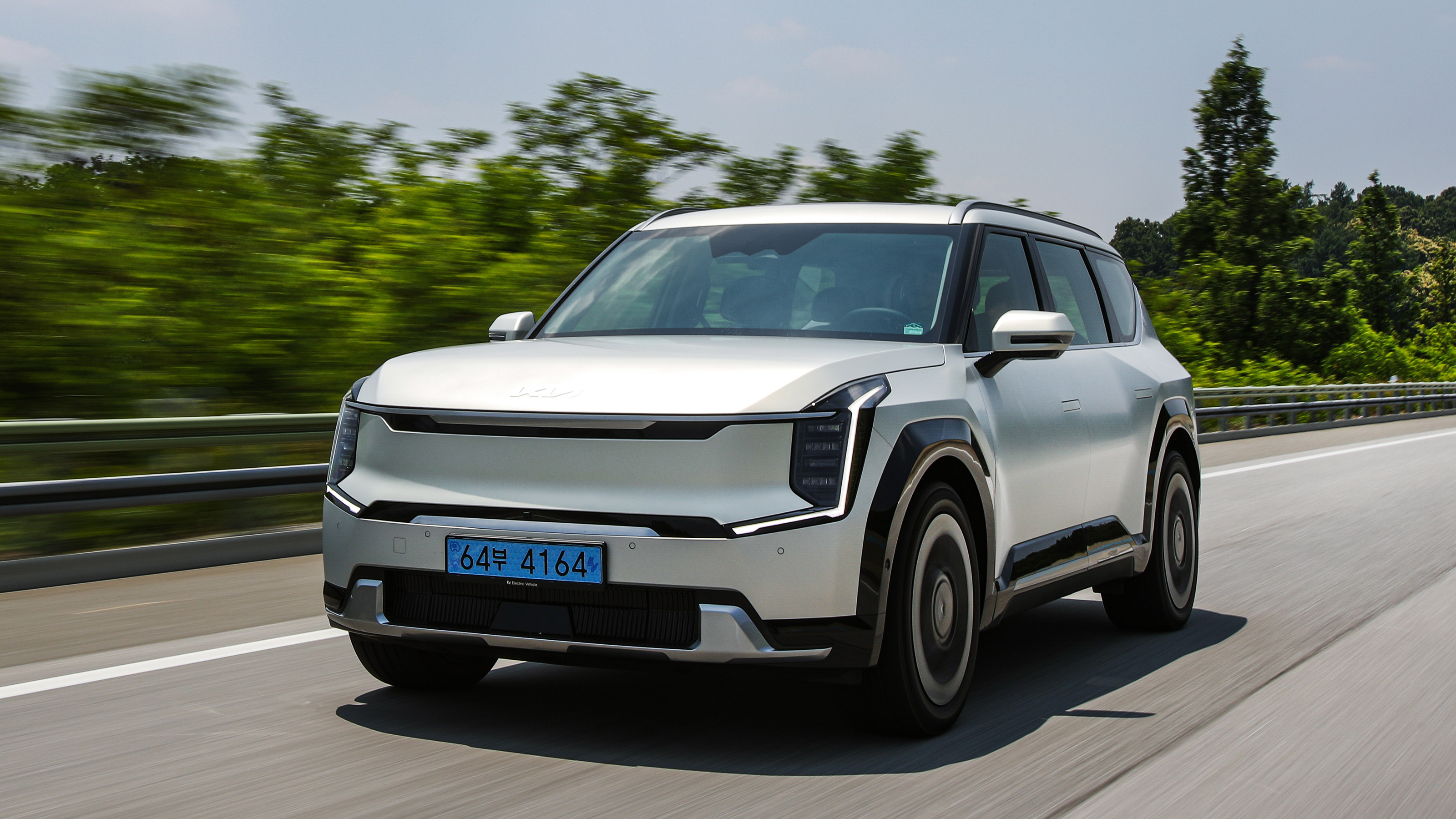 Kia EV9 - front dynamic