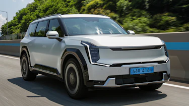 Kia EV9 - front tracking
