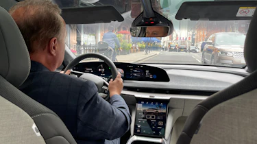Lucid Air - driving