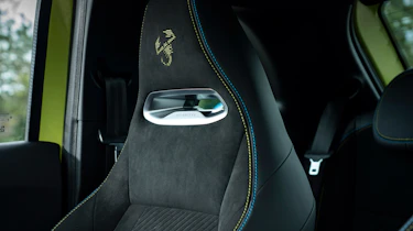 Abarth 500e - headrests