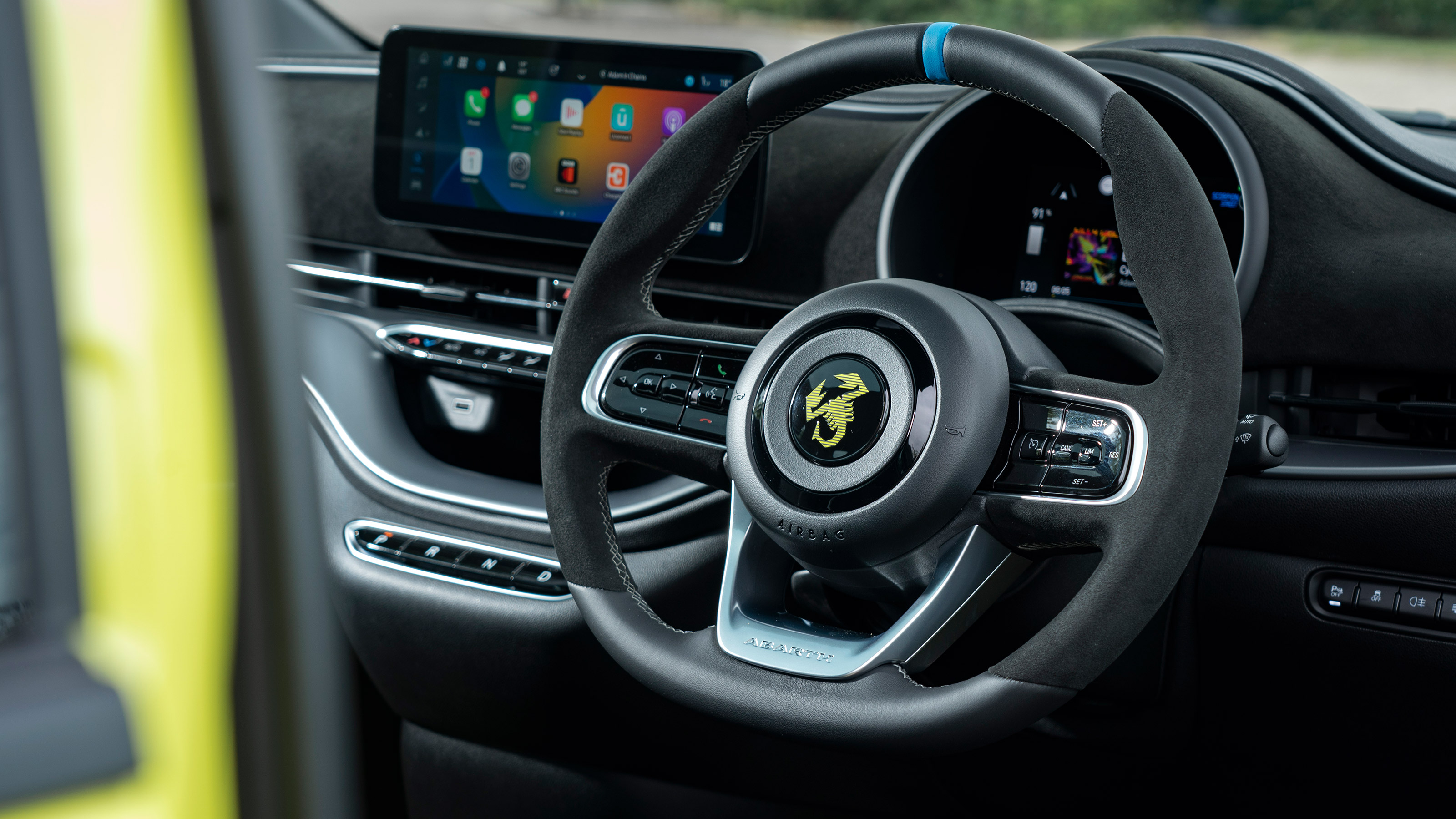 Abarth 500e - interior