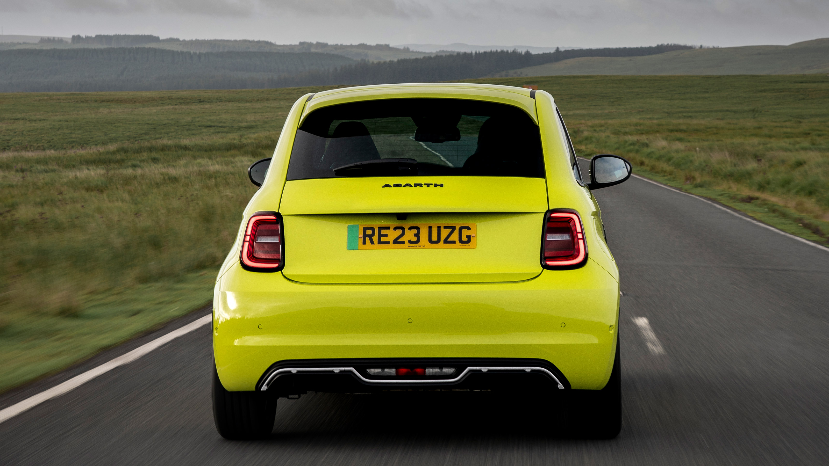Abarth 500e - rear