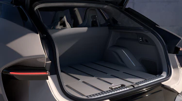 Lotus Eletre - boot