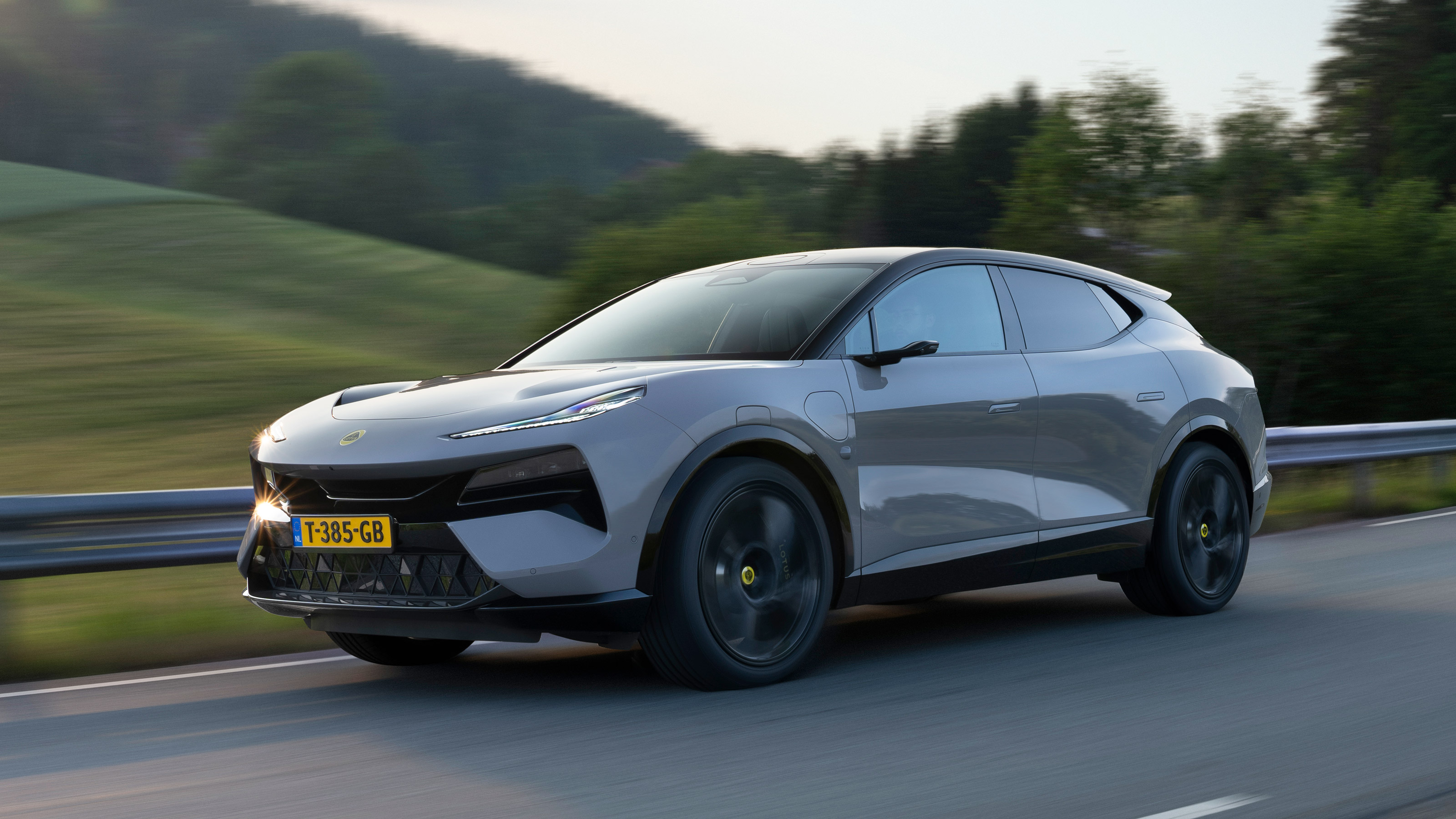 Lotus Eletre - front dynamic