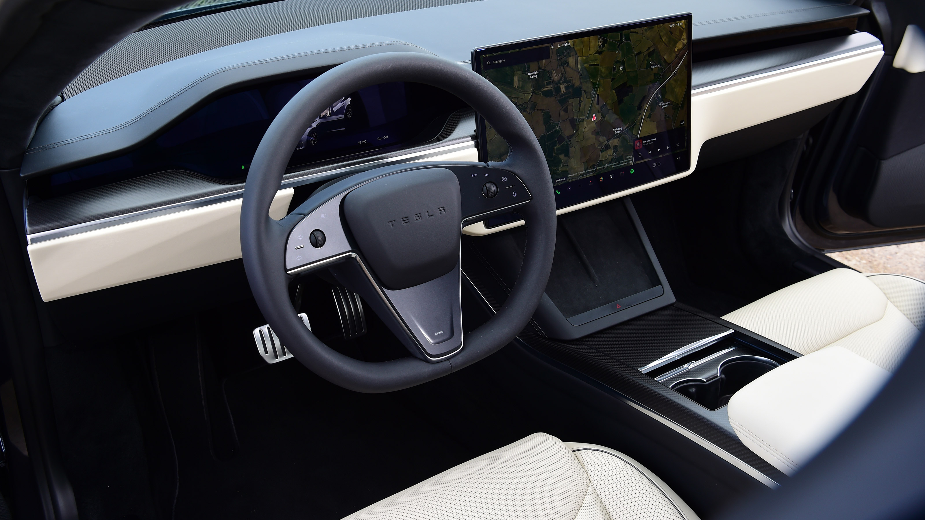 Tesla Model S - interior
