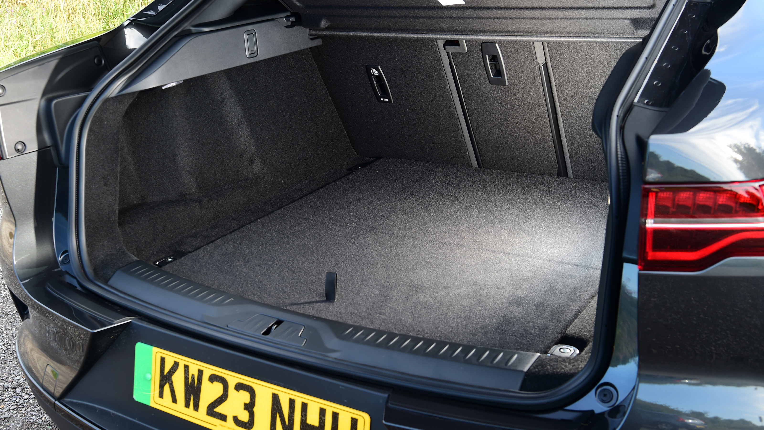 Jaguar I-Pace - boot