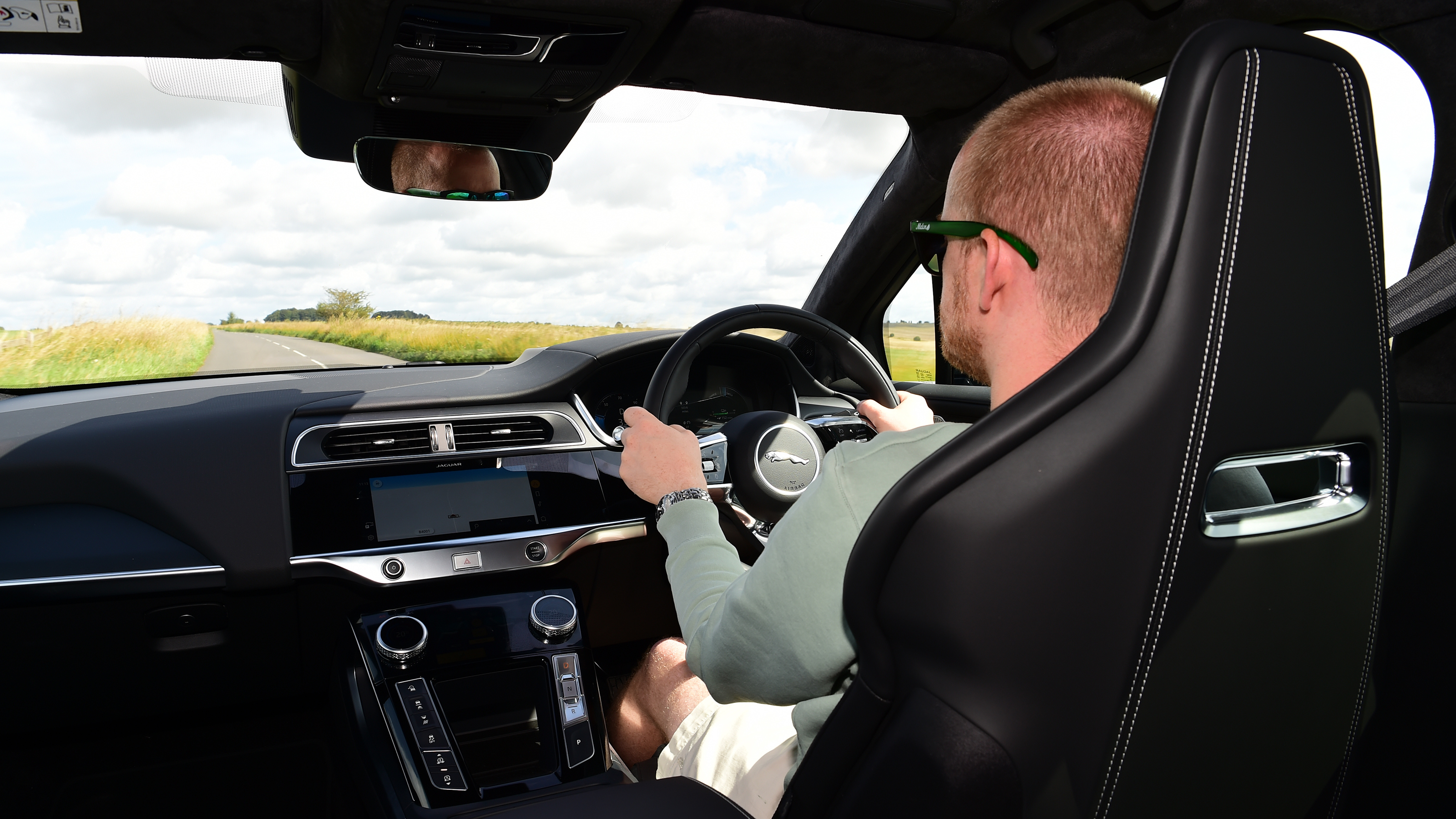 Jaguar I-Pace - driving