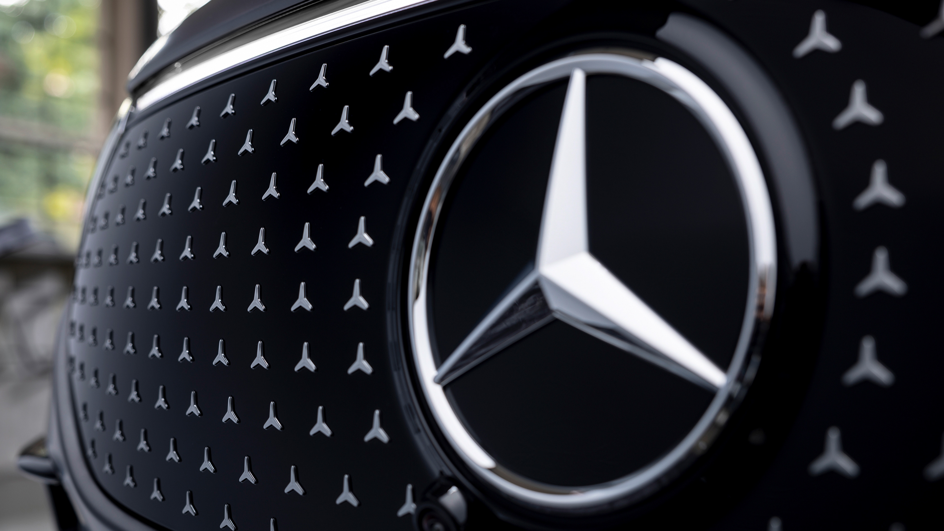 2024 Mercedes EQB - grille