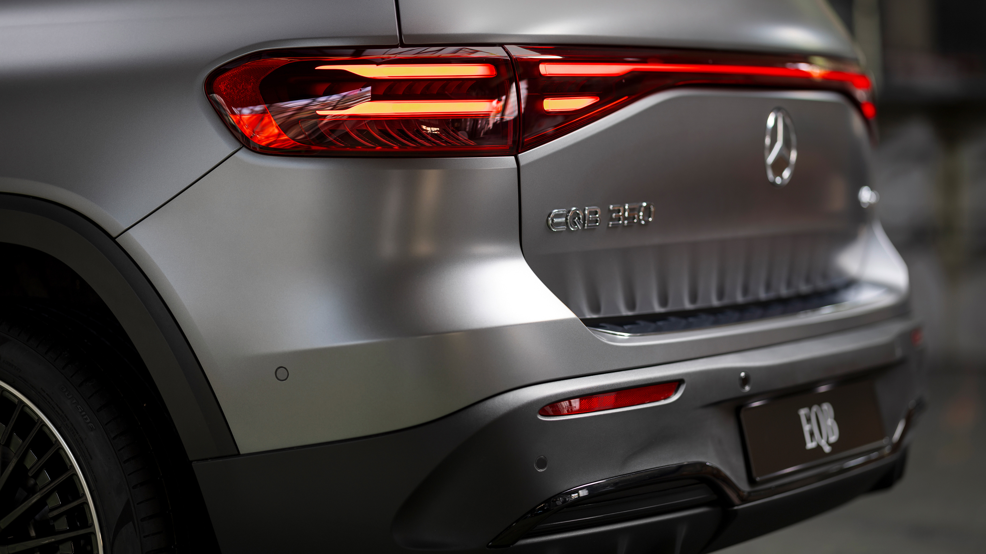 2024 Mercedes EQB - light bar