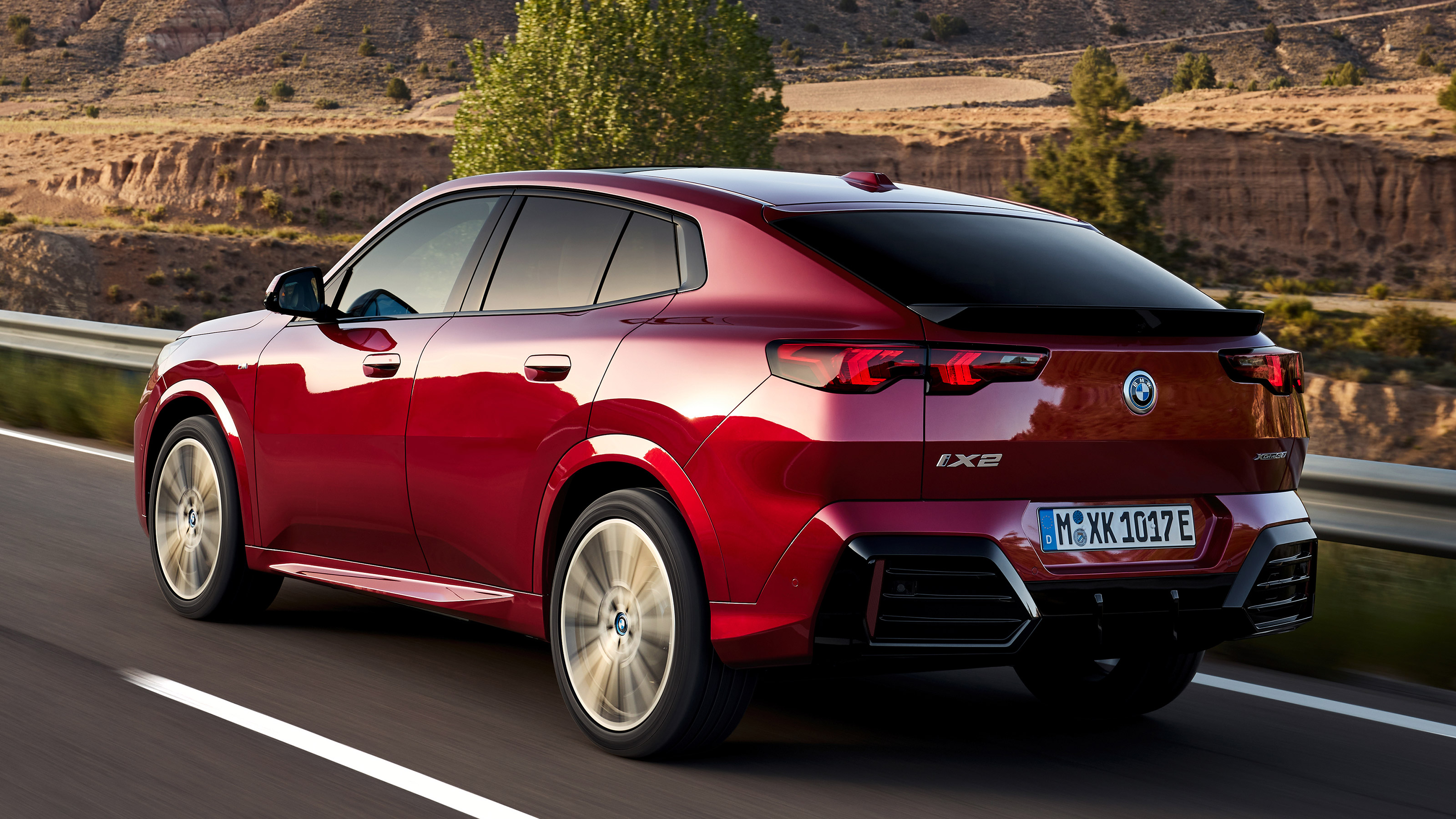 BMW iX2 - rear dynamic