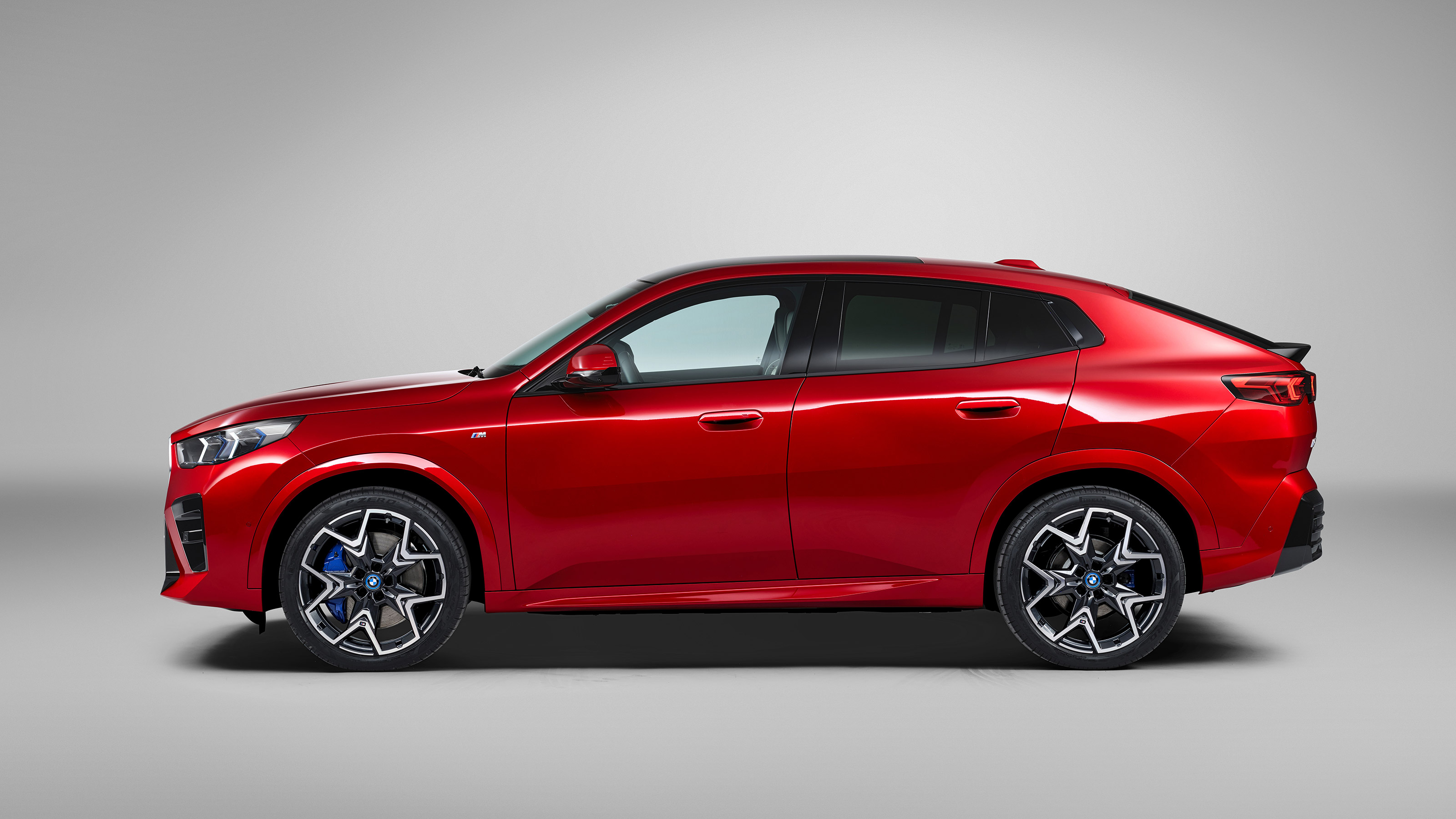 BMW iX2 - side static