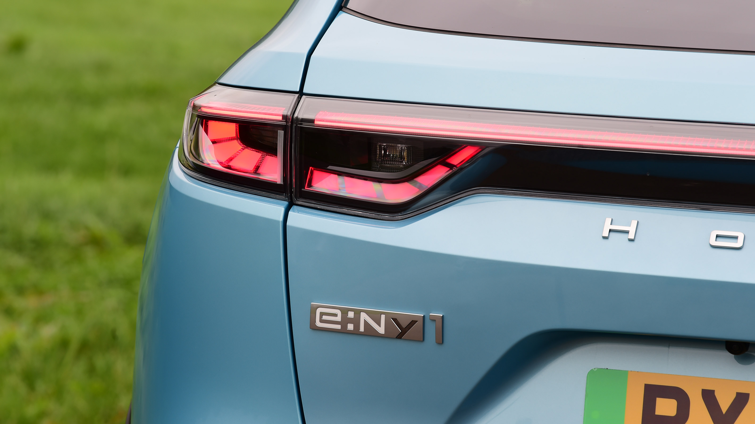 Honda e:ny1 - badge