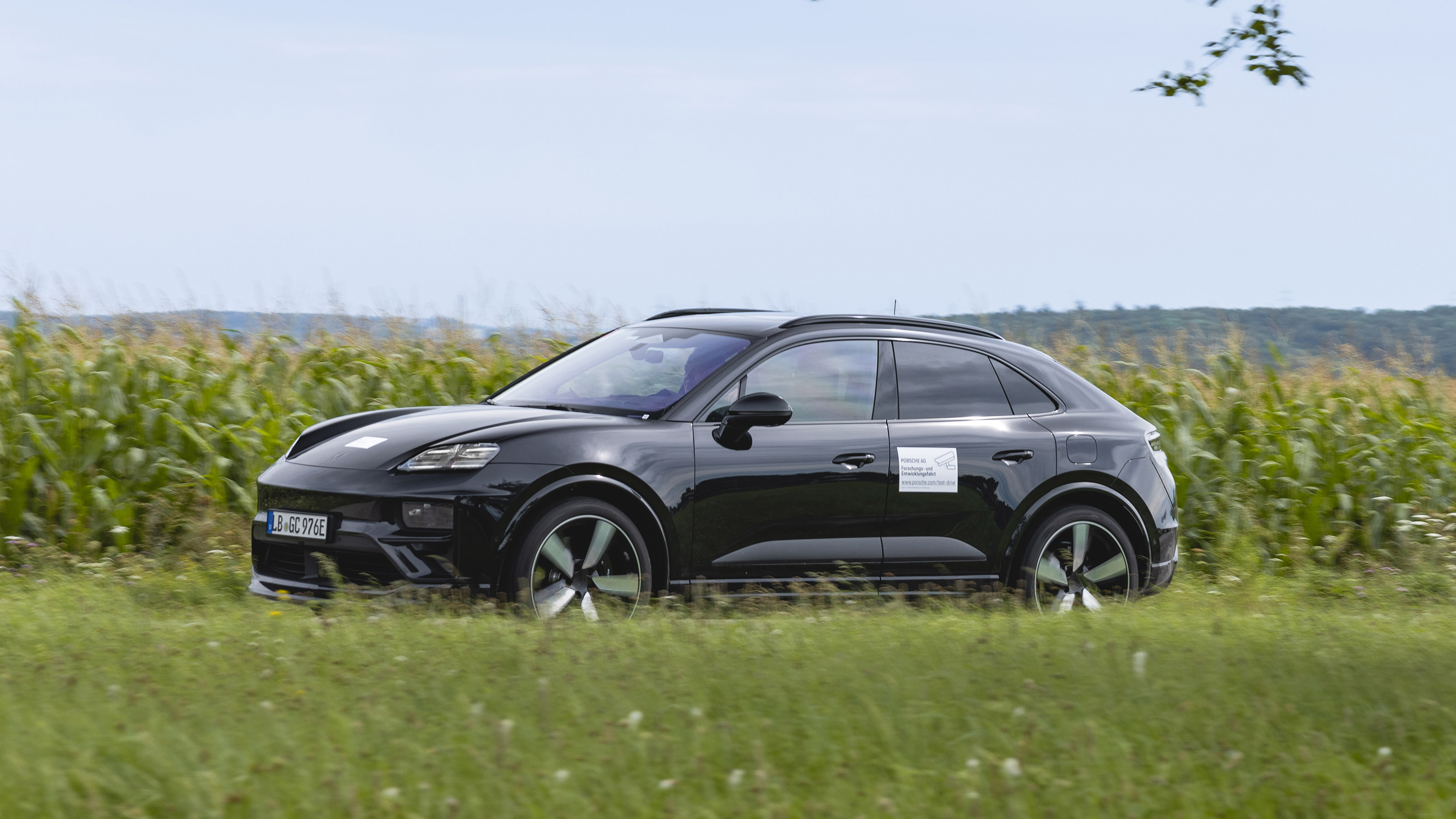 Porsche Macan EV prototype - side dynamic