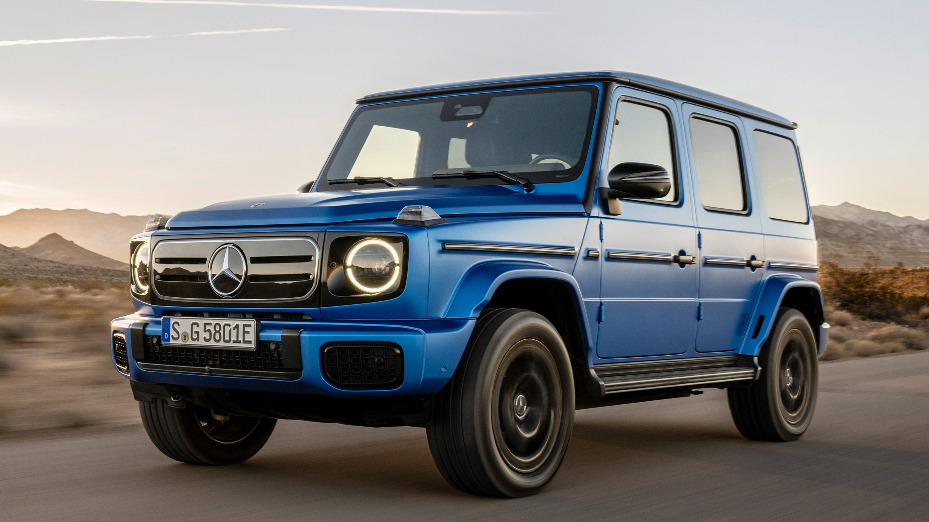 Mercedes G 580 with EQ Technology - front tracking