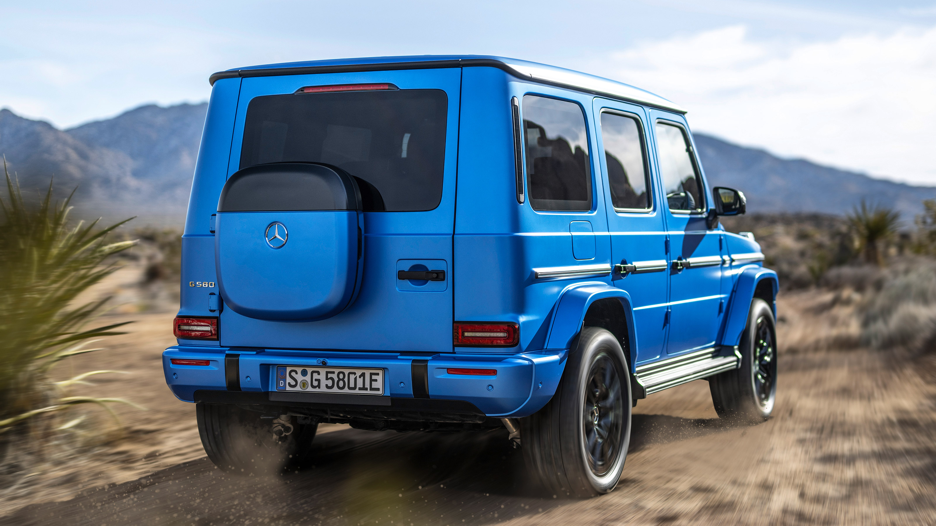 Mercedes G 580 with EQ Technology - rear