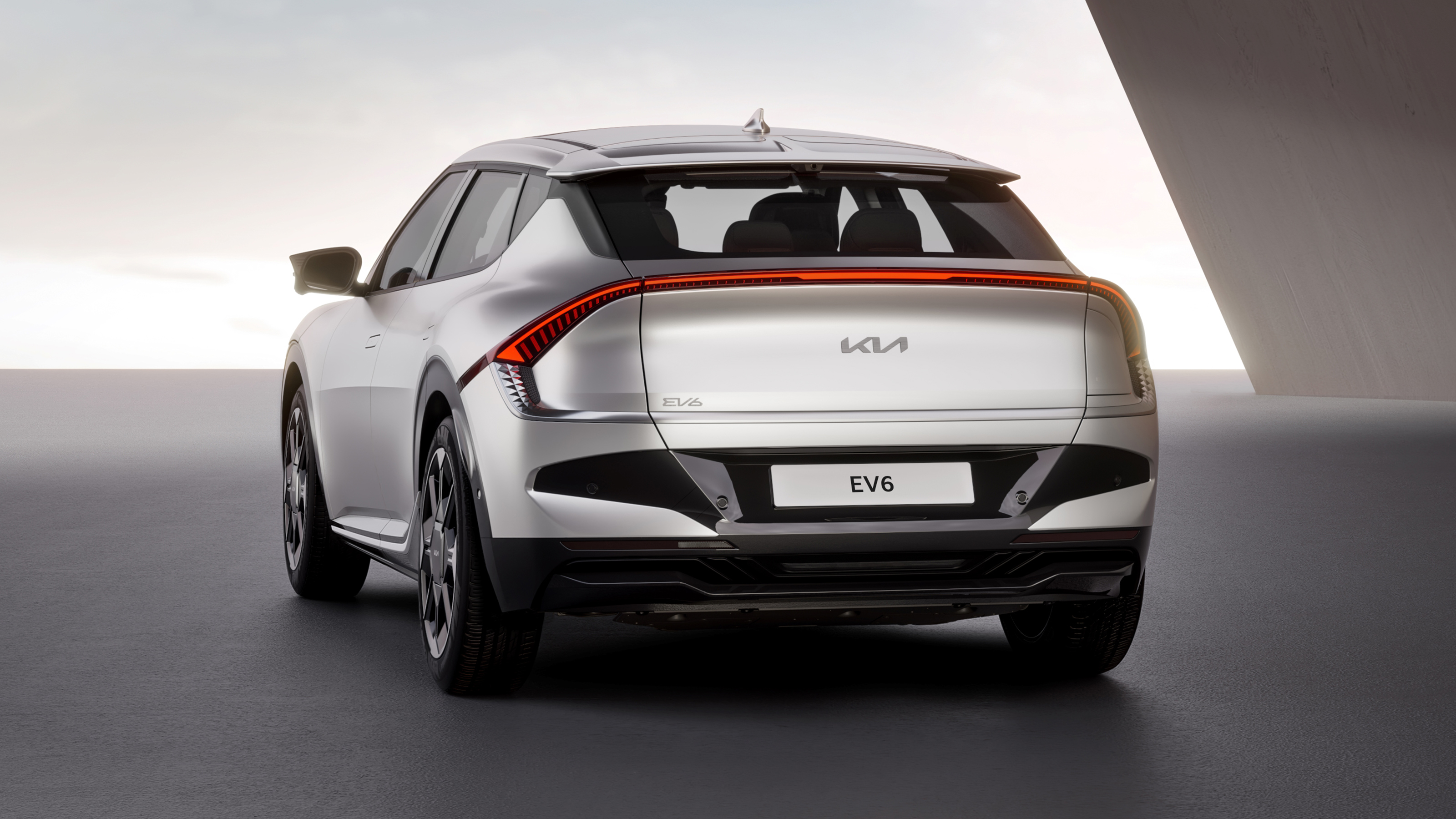 Kia EV6 Silver facelift rear 3/4