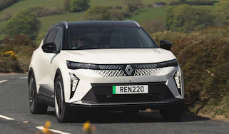 Renault Scenic E-Tech - front cornering
