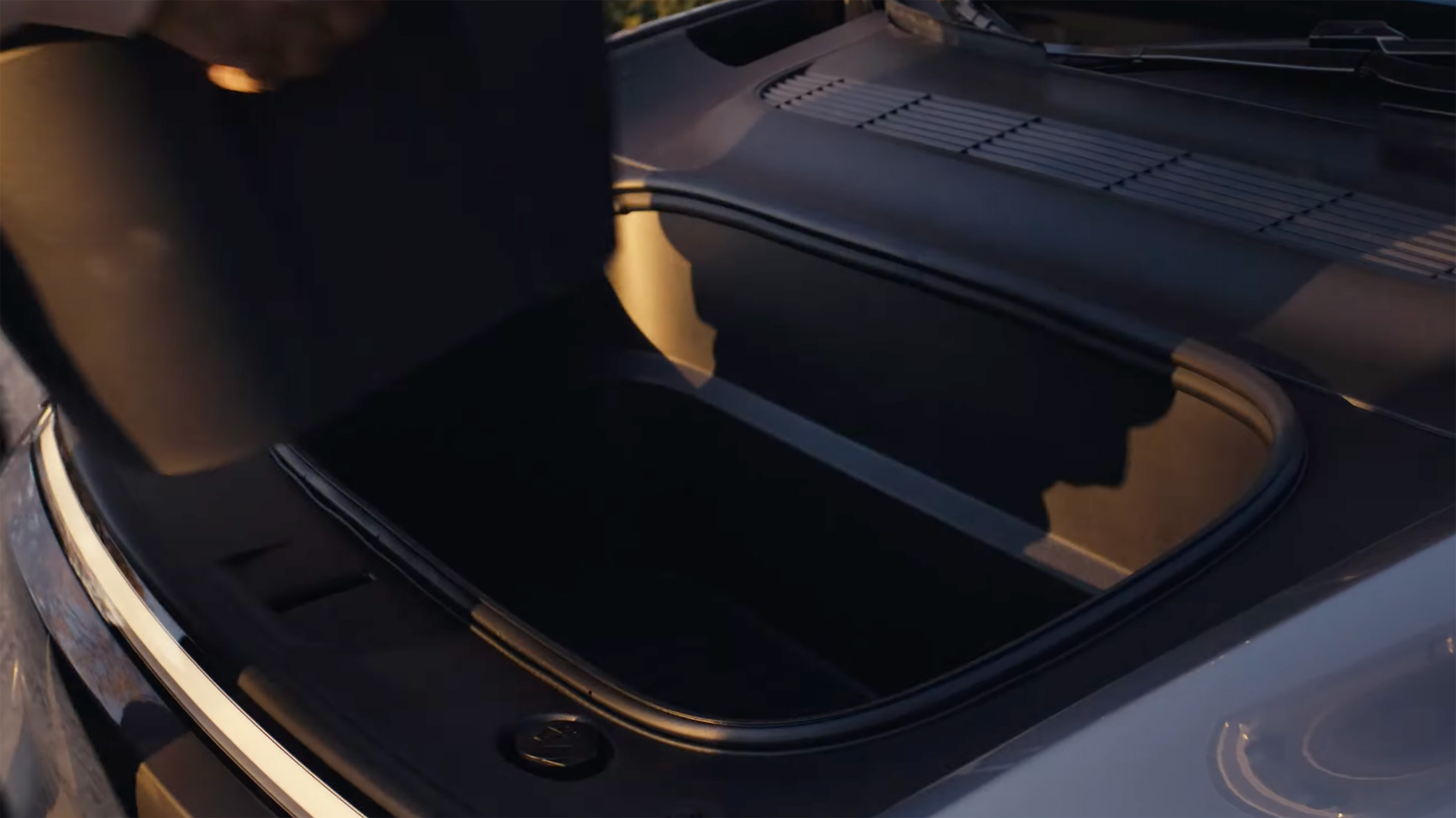 Tesla Model Y facelift 2025 - frunk