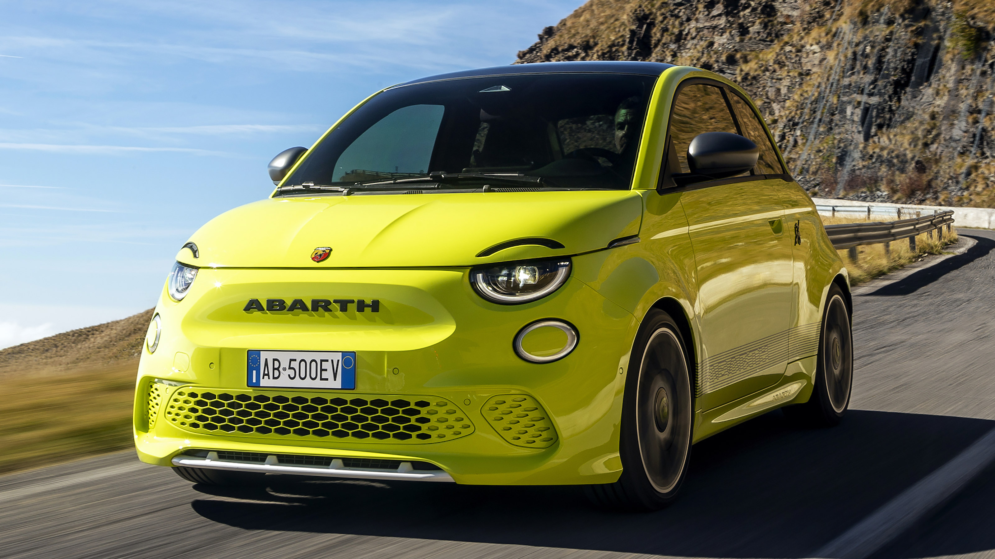 Abarth 500e header