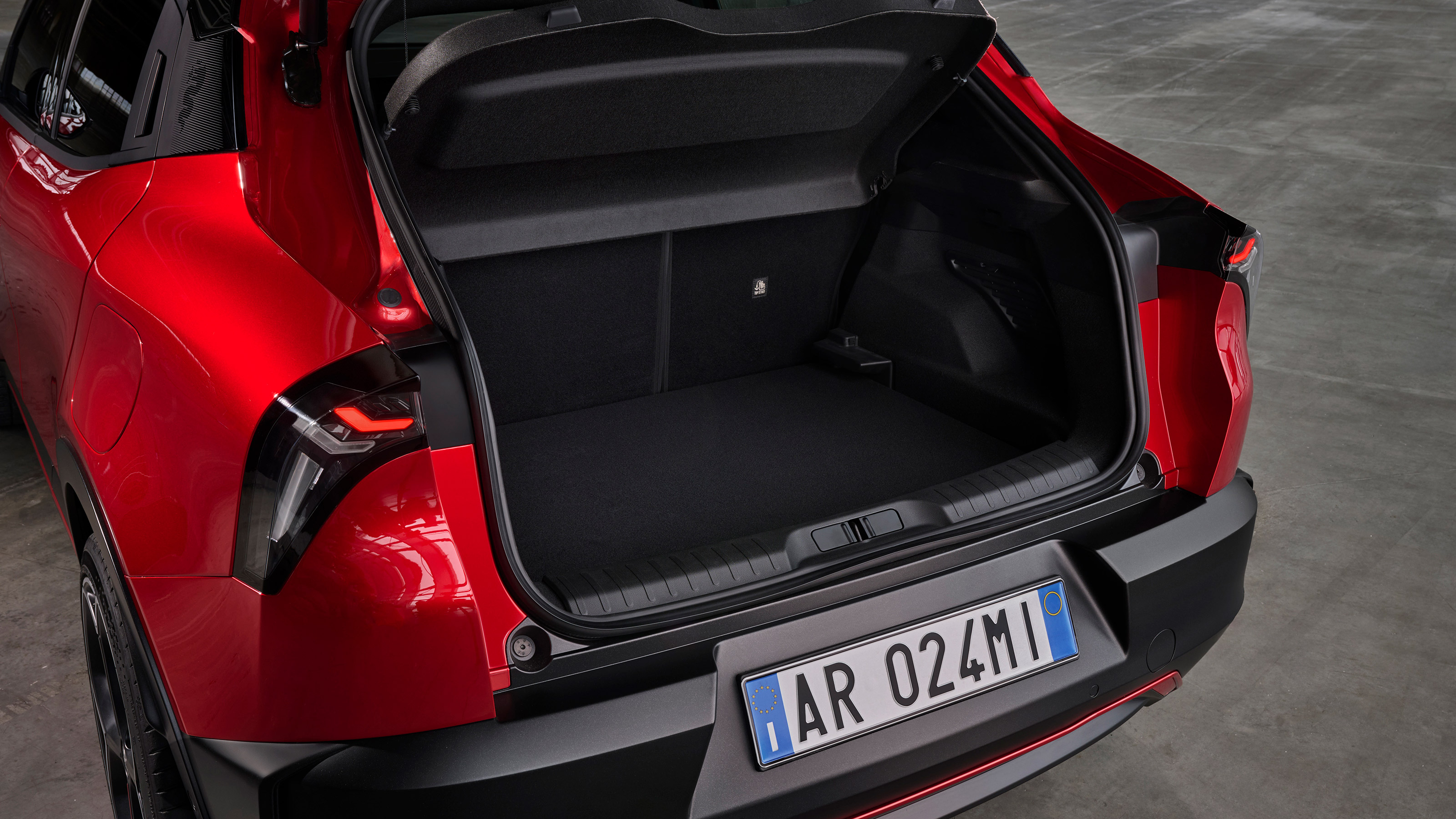 New Alfa Romeo Milano open boot
