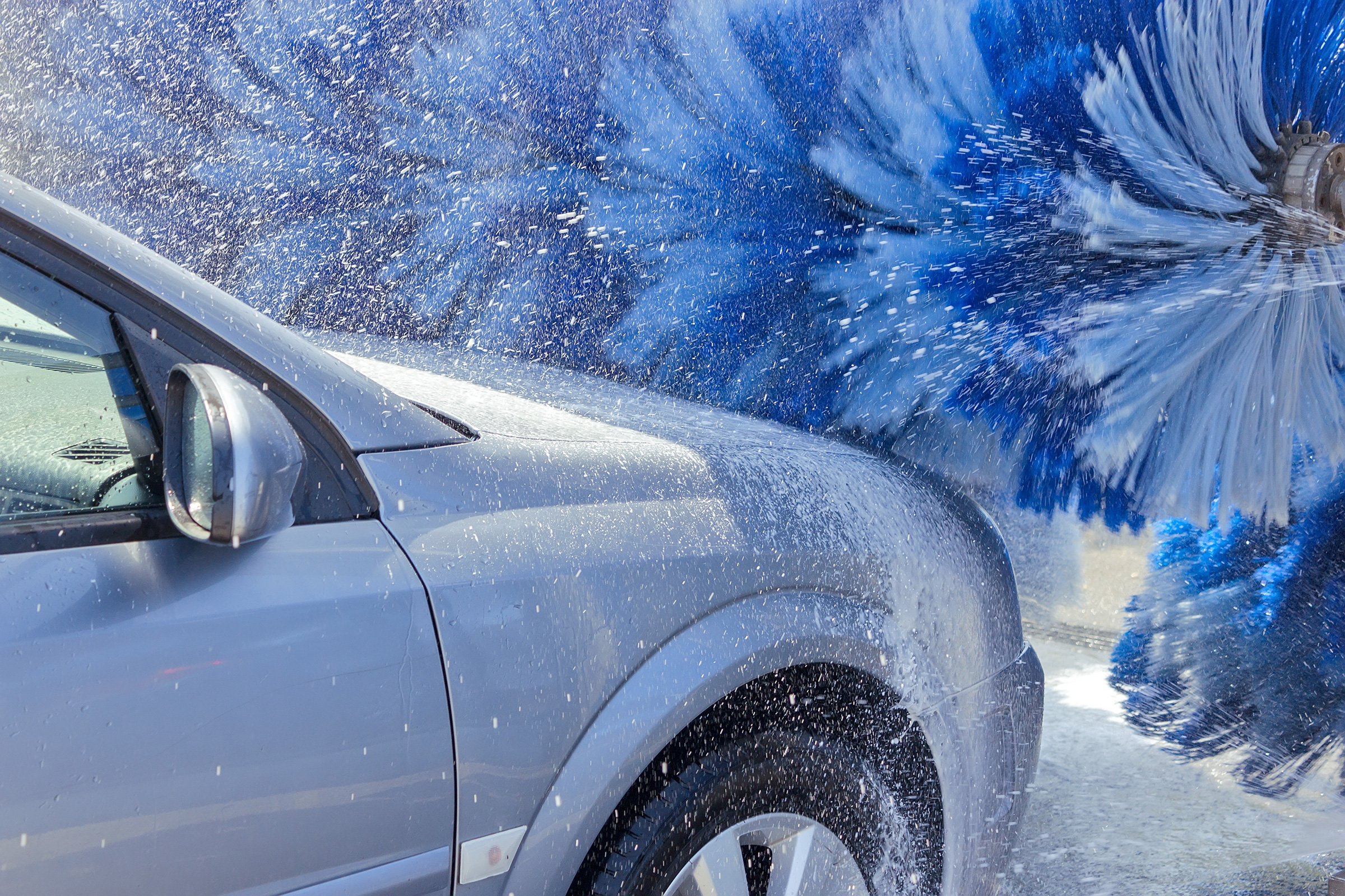 Can an electric car go through a car wash?